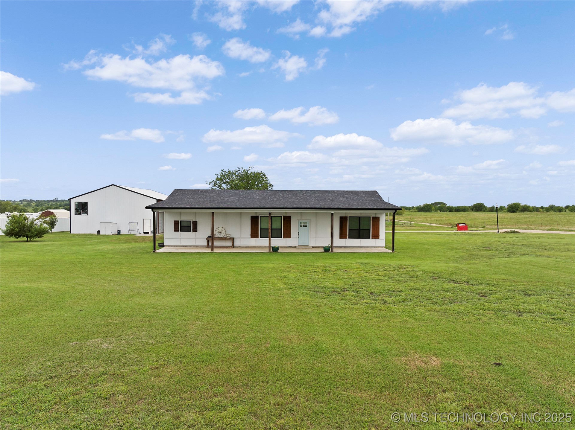 7204 State Highway 77s Property Photo 1