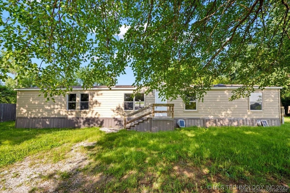 10027 E 275th Avenue E Property Photo 1