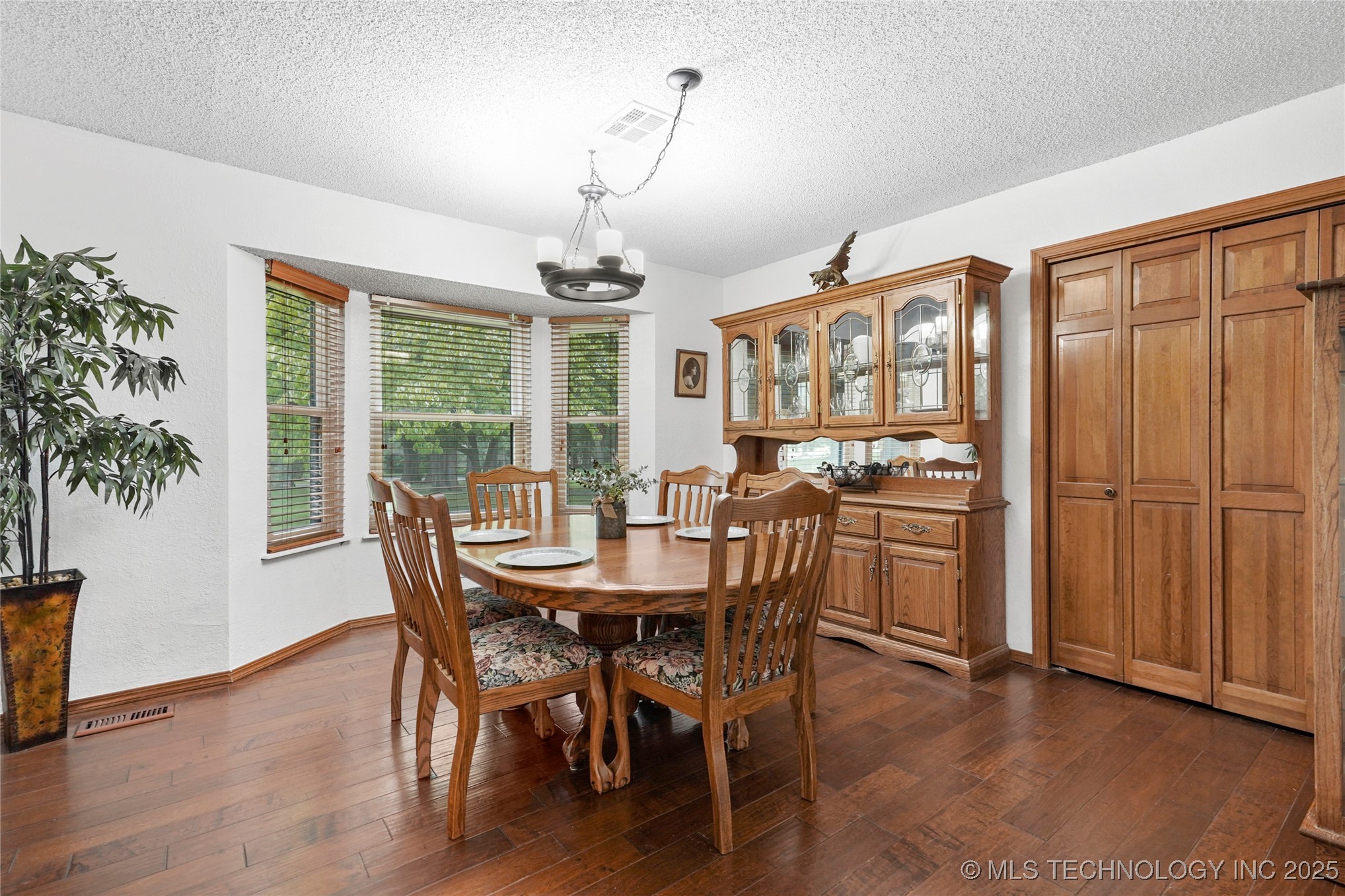 441 Timbercrest Road Property Photo 11
