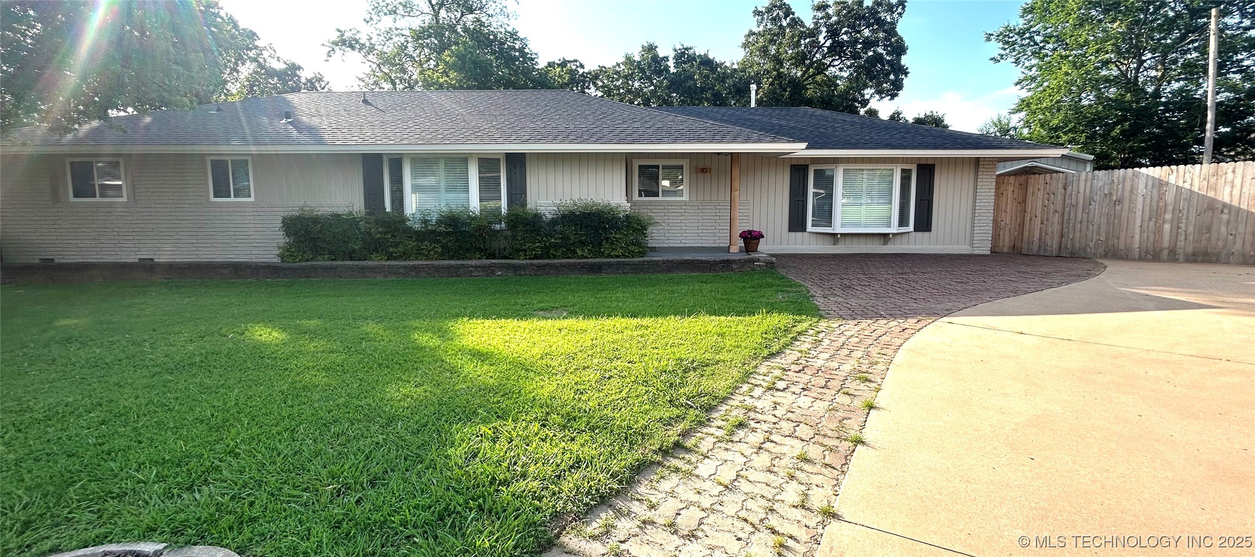 10 E 31st Place Property Photo