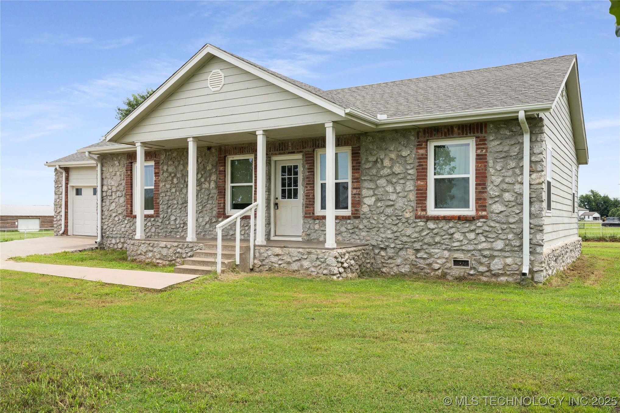 1720 S Chickasaw Avenue Property Photo 1