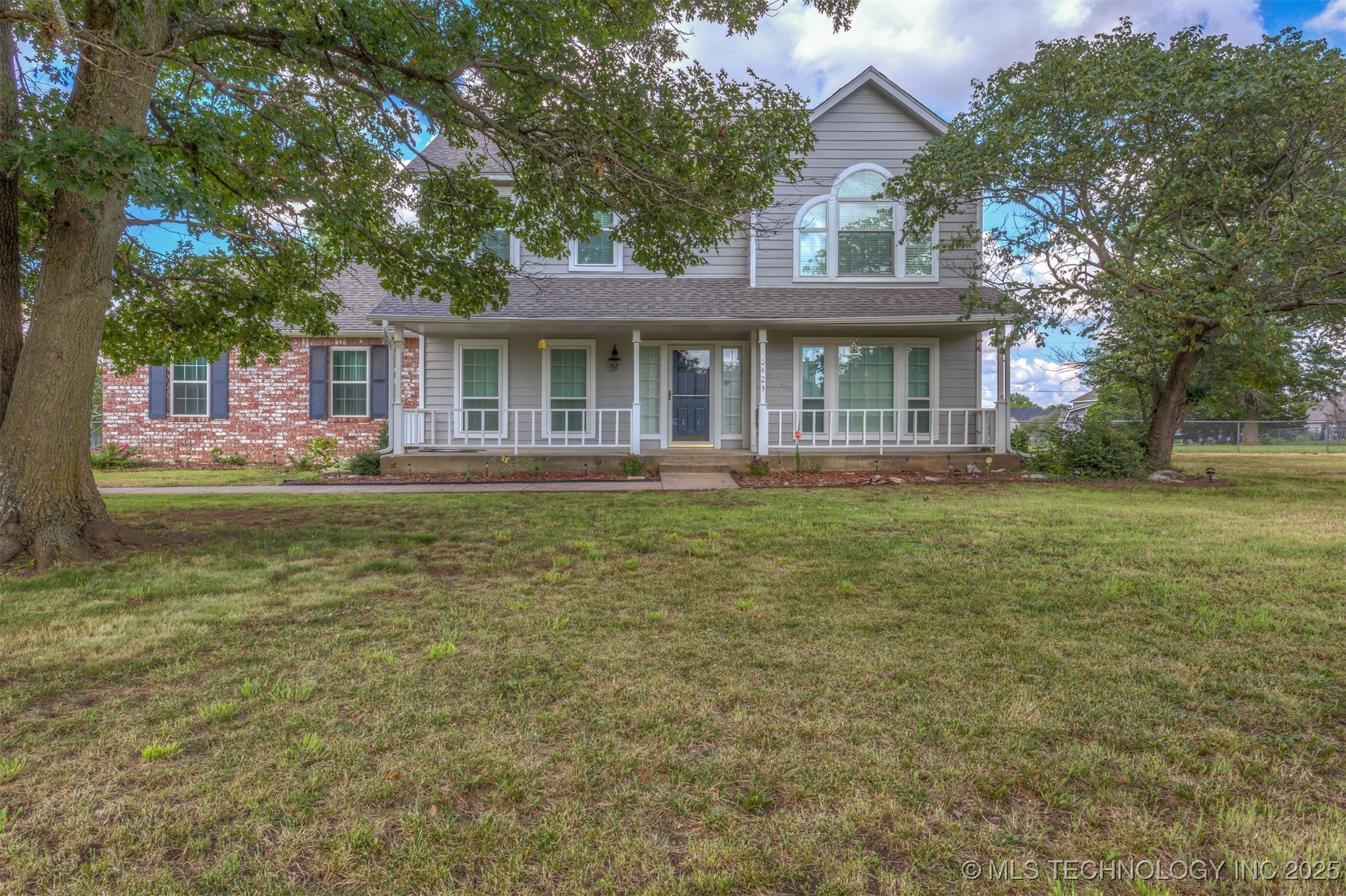 10423 Ashford Circle Property Photo 1