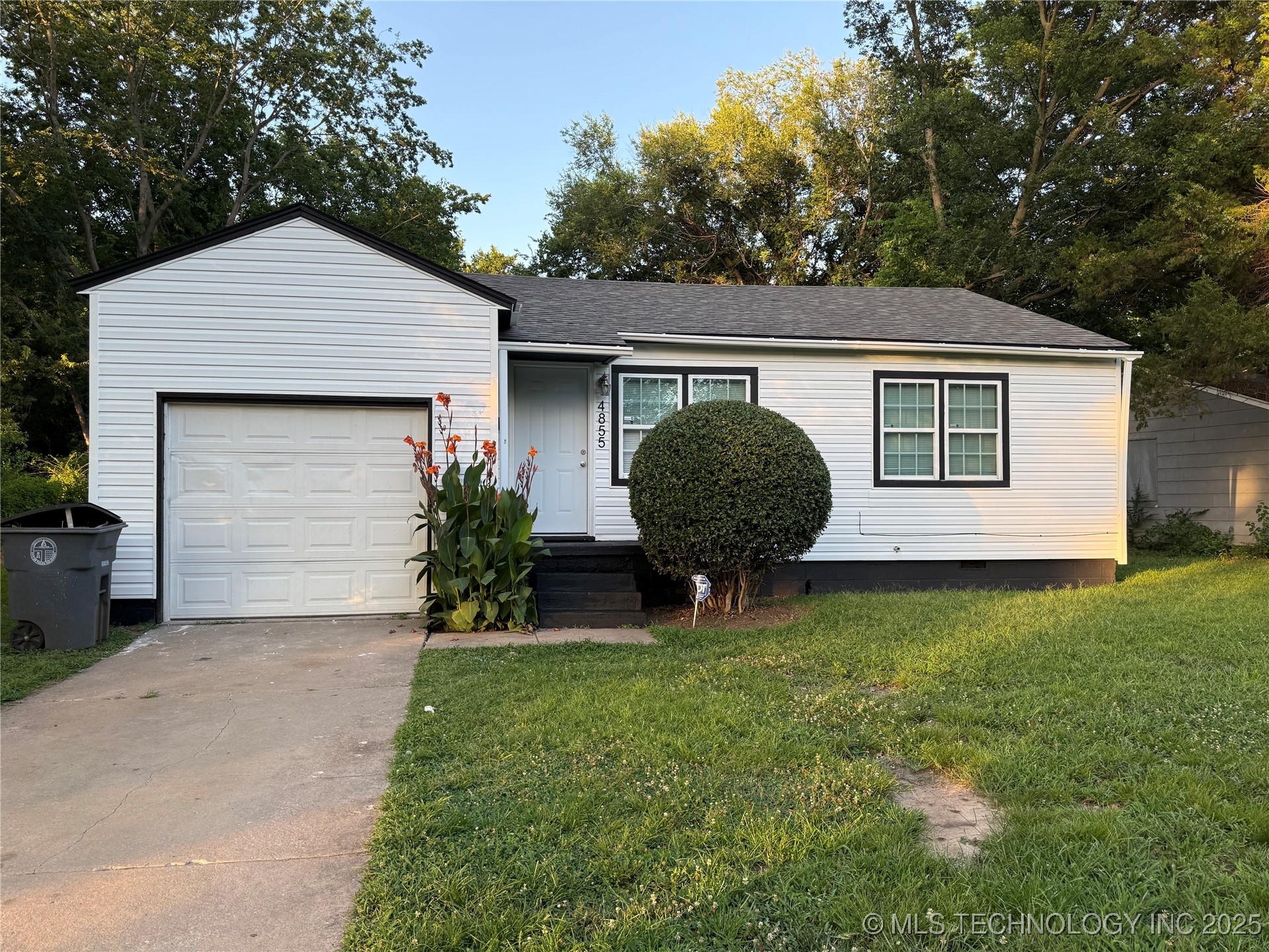 4855 N Johnstown Avenue Property Photo