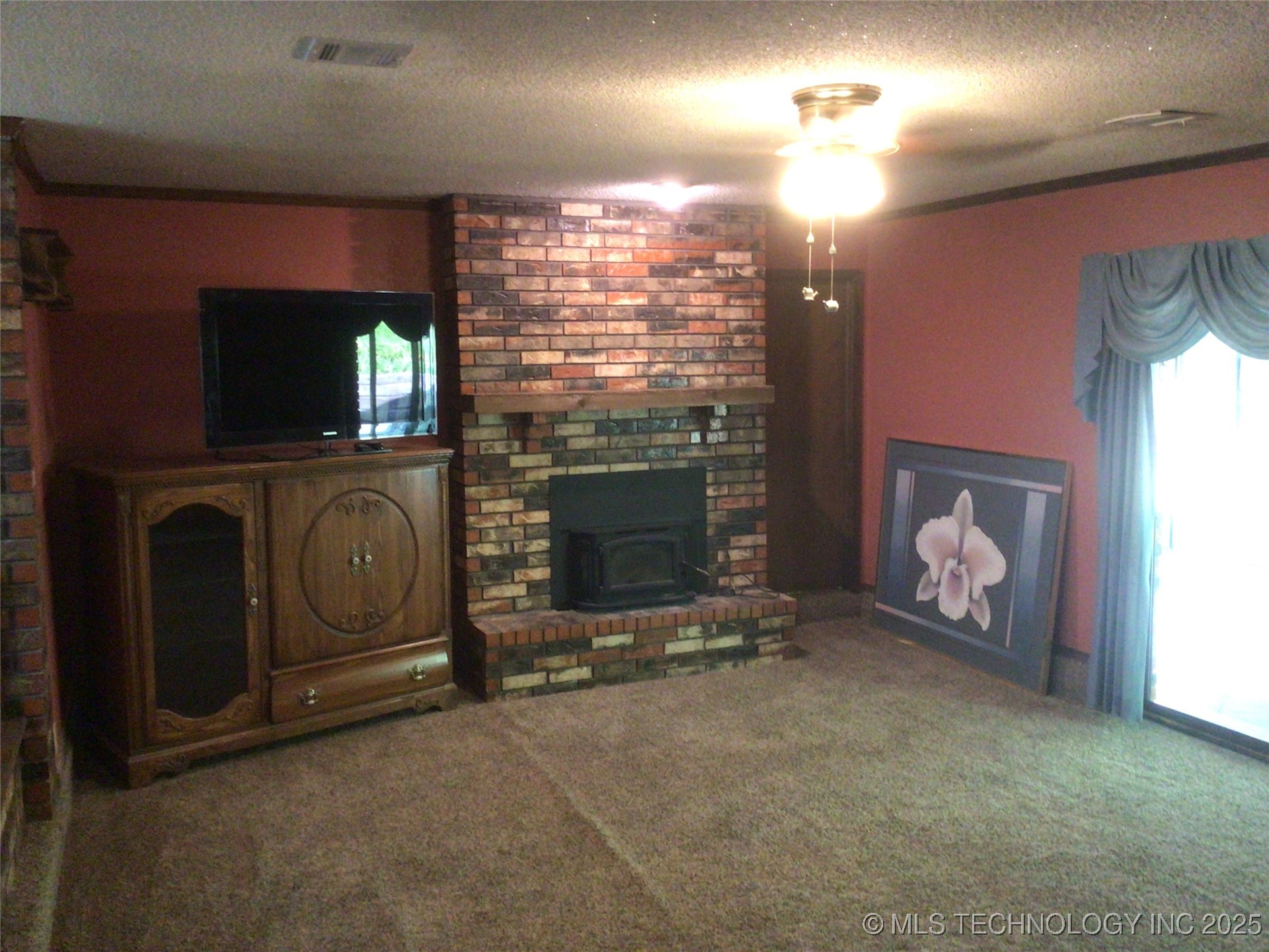 5555 W Highway 20 Property Photo 4