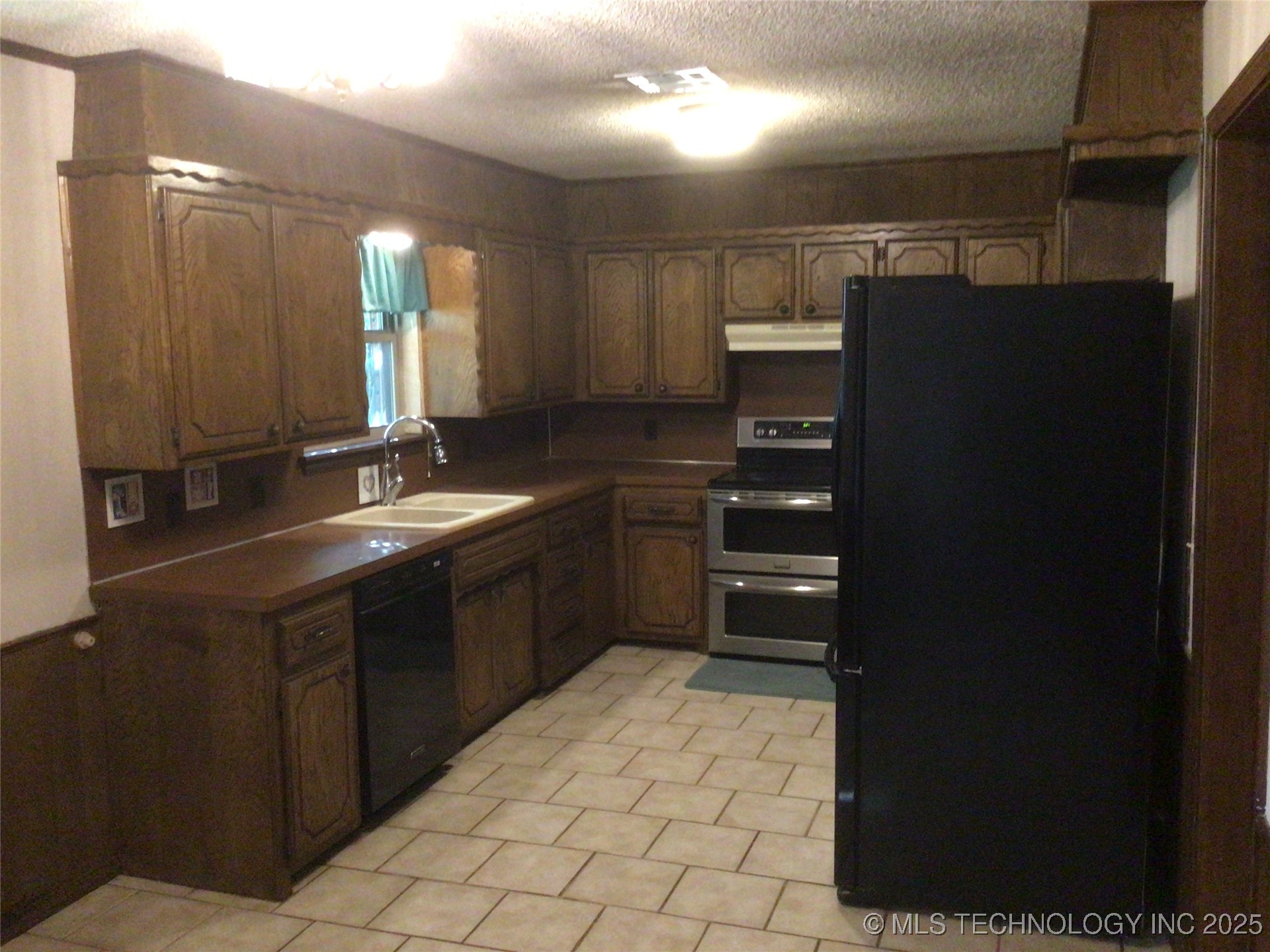 5555 W Highway 20 Property Photo 5
