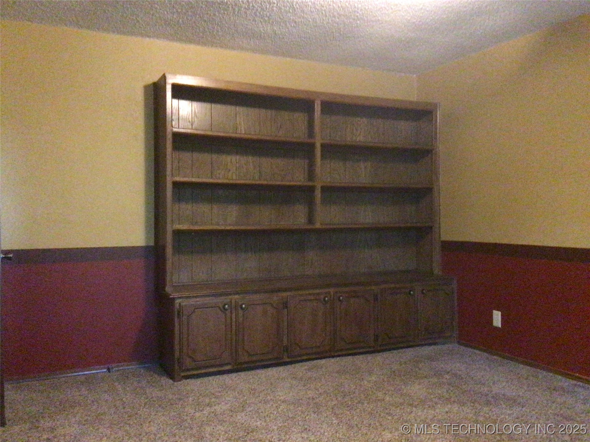 5555 W Highway 20 Property Photo 10
