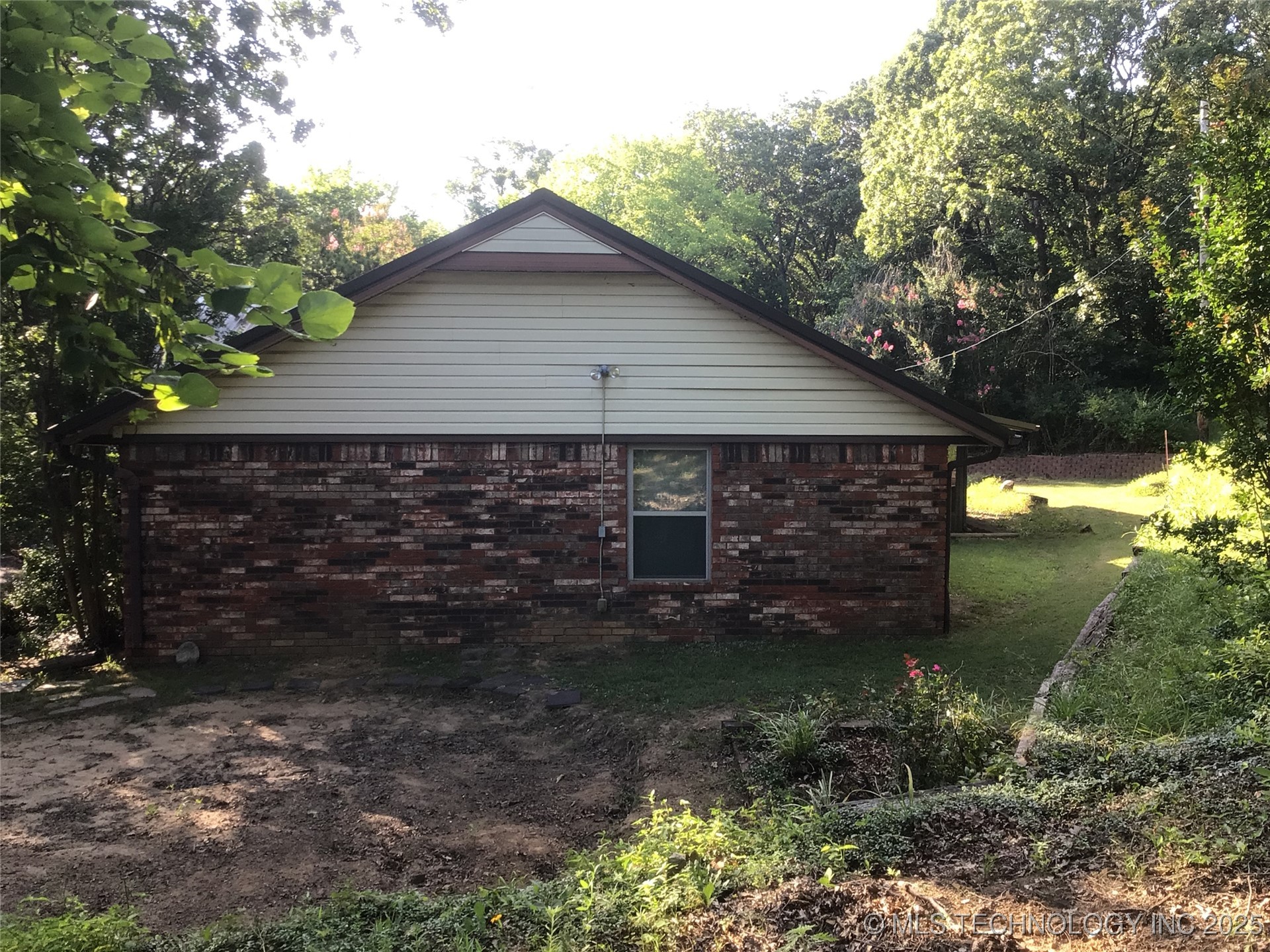 5555 W Highway 20 Property Photo 19