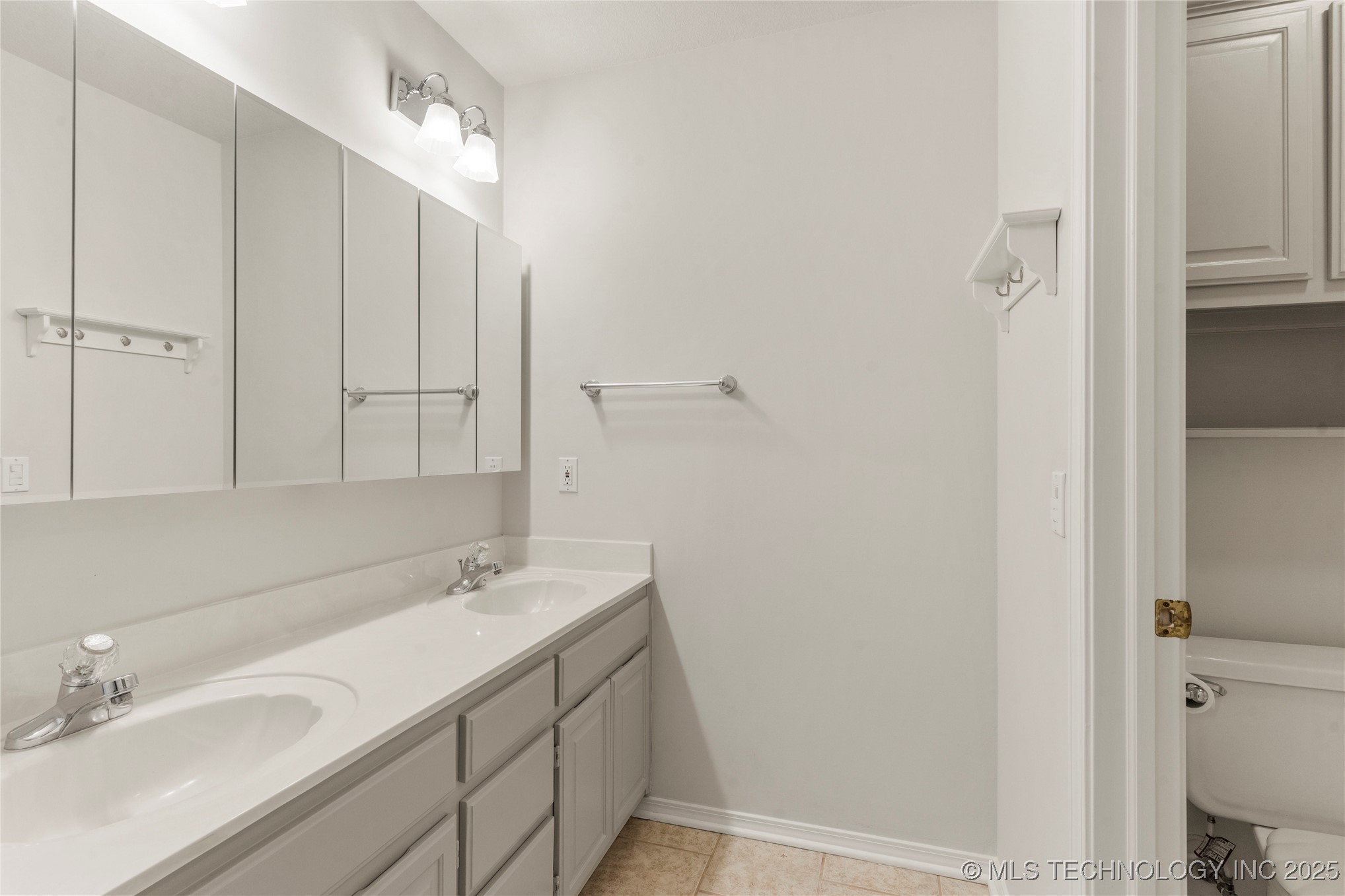 6723 E 97th Street Property Photo 54