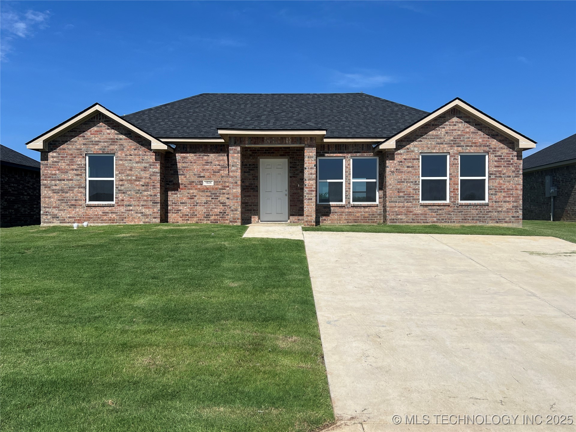 1024 Jasmine Lane Property Photo 1