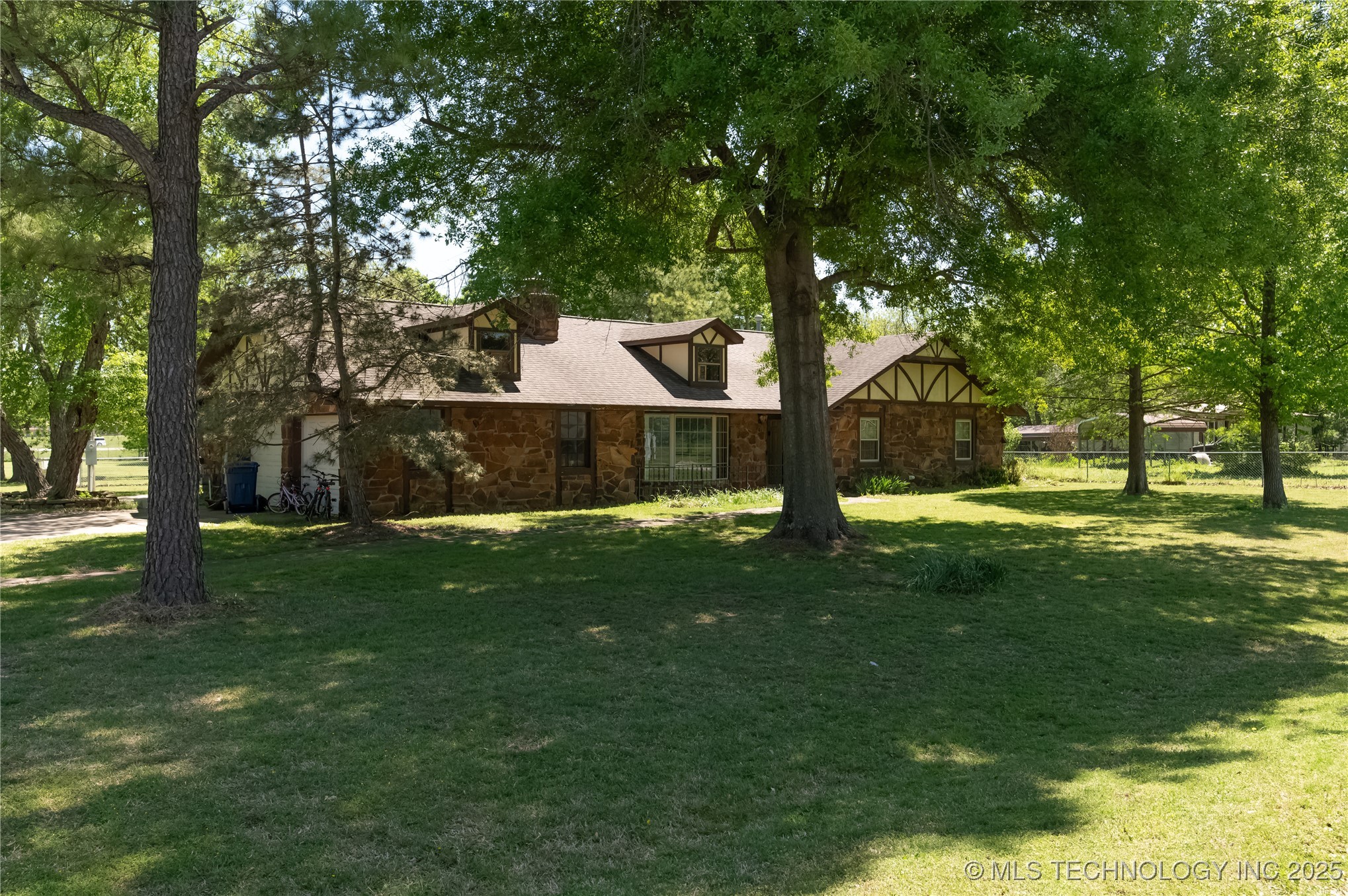 12931 N 135th East Avenue Property Photo