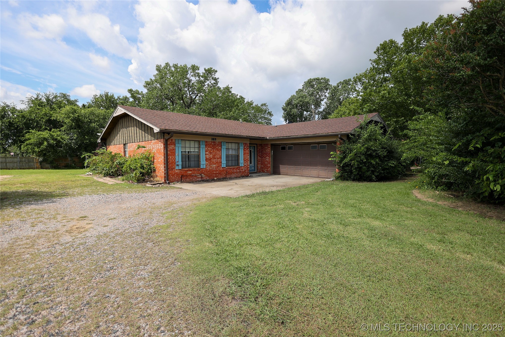 1019 Cedar Drive Property Photo 1