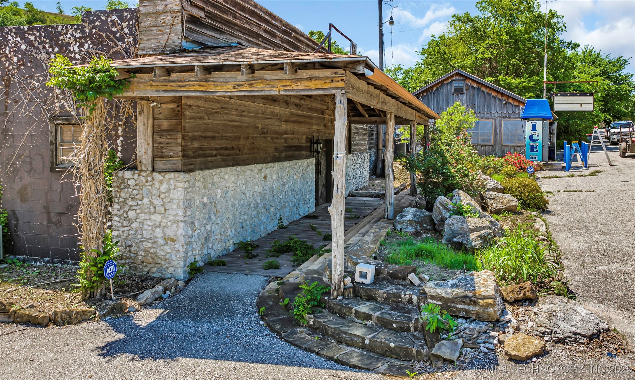 4565 Us Hwy 77 Property Photo 3