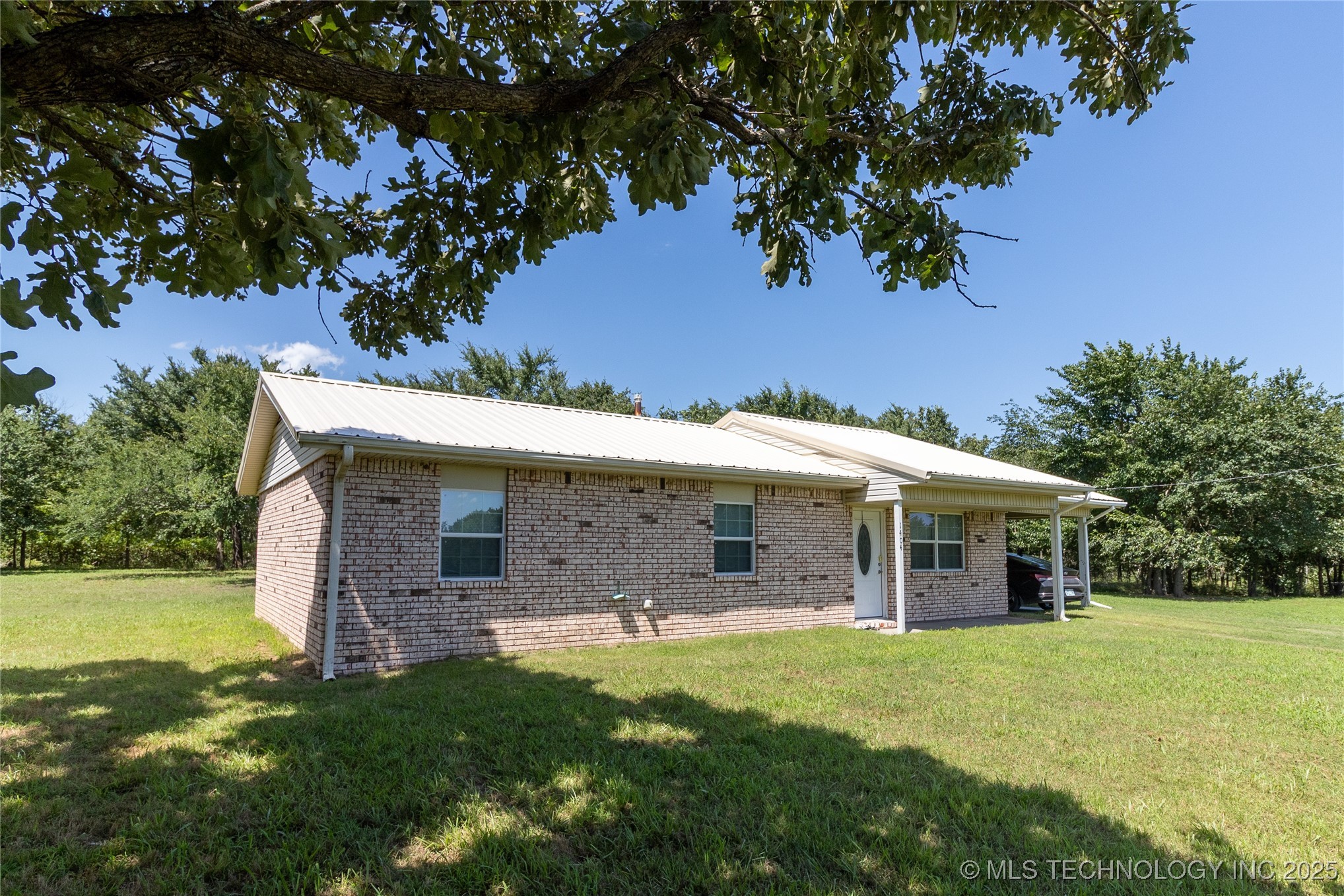 1404 Compelube Road Property Photo 3