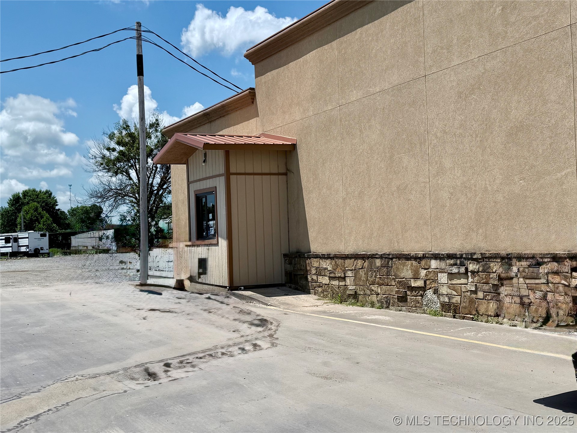 1812 E Main Street A & B Property Photo 5