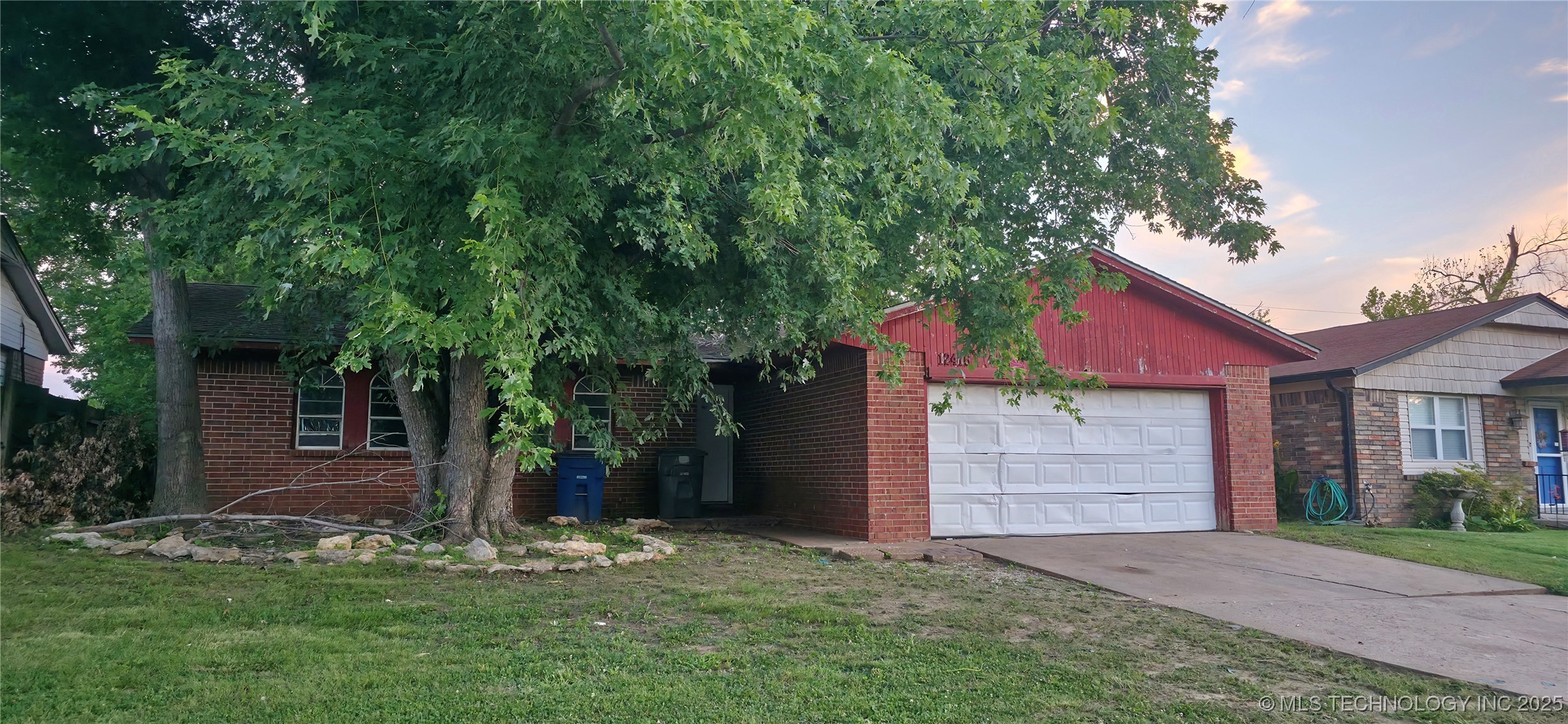 12416 E 15th Street S Property Photo 1