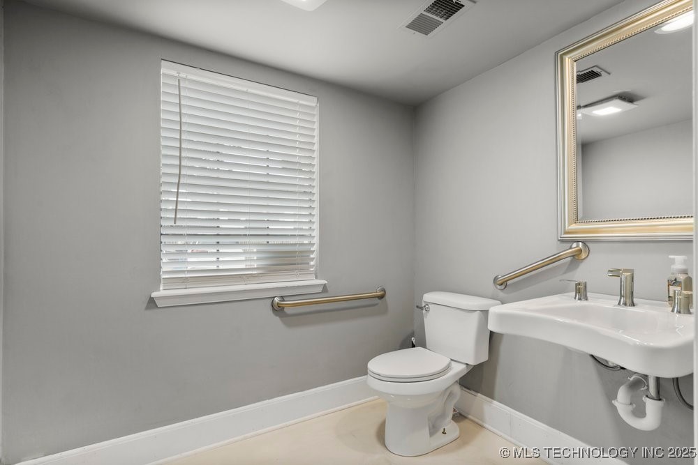 221 S Nogales Avenue Property Photo 24