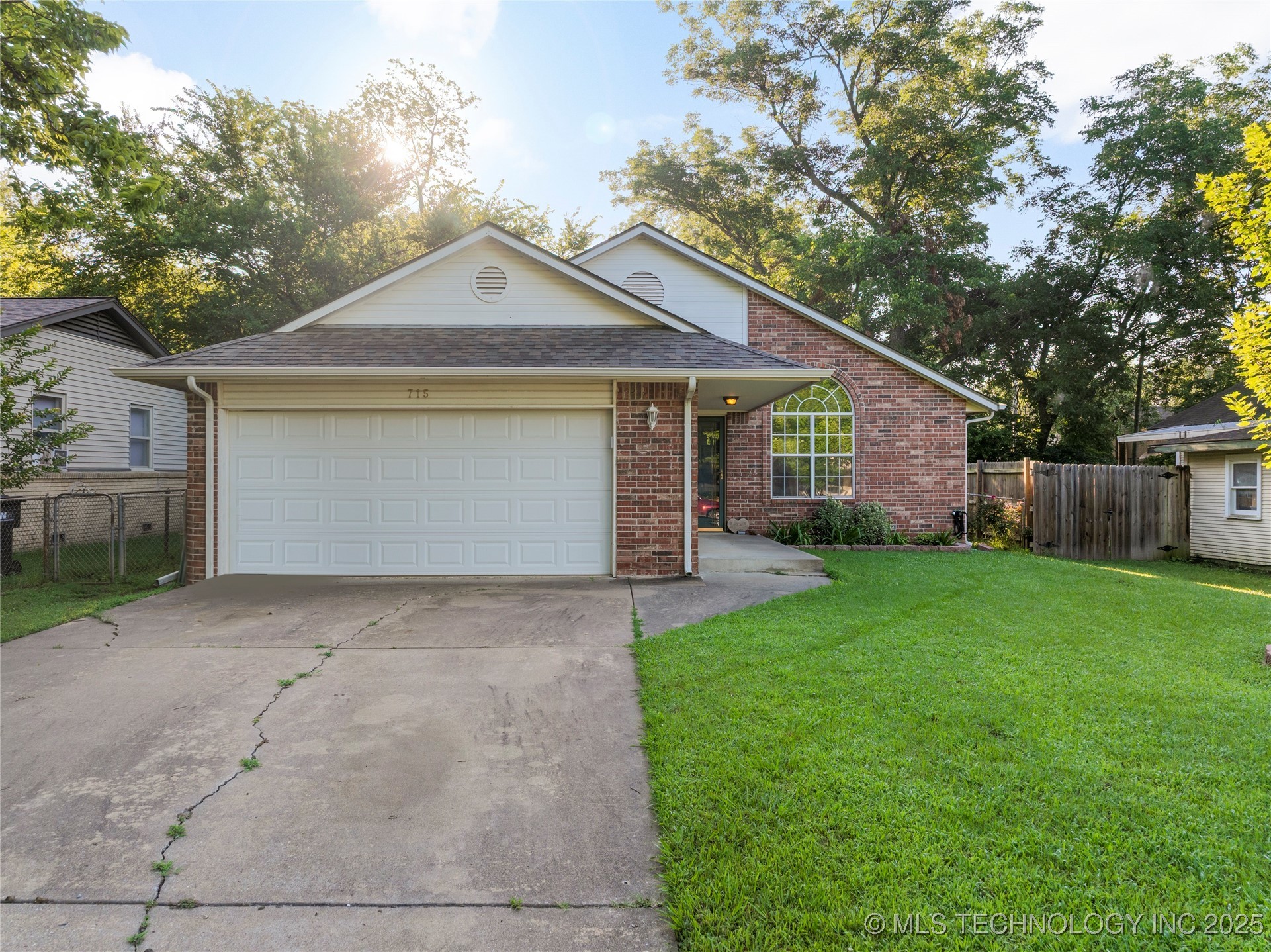 715 S Muskogee Street Property Photo 1
