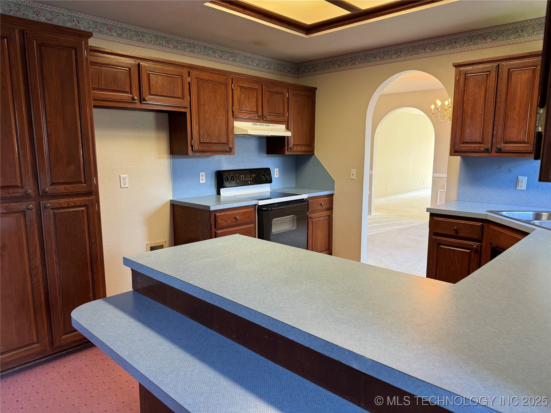1341 N Willow Avenue Property Photo 5