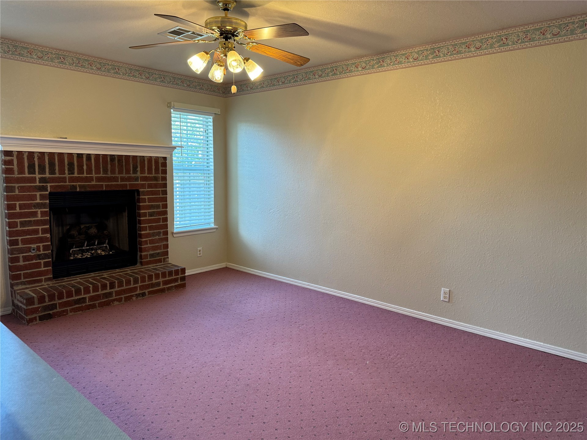 1341 N Willow Avenue Property Photo 6