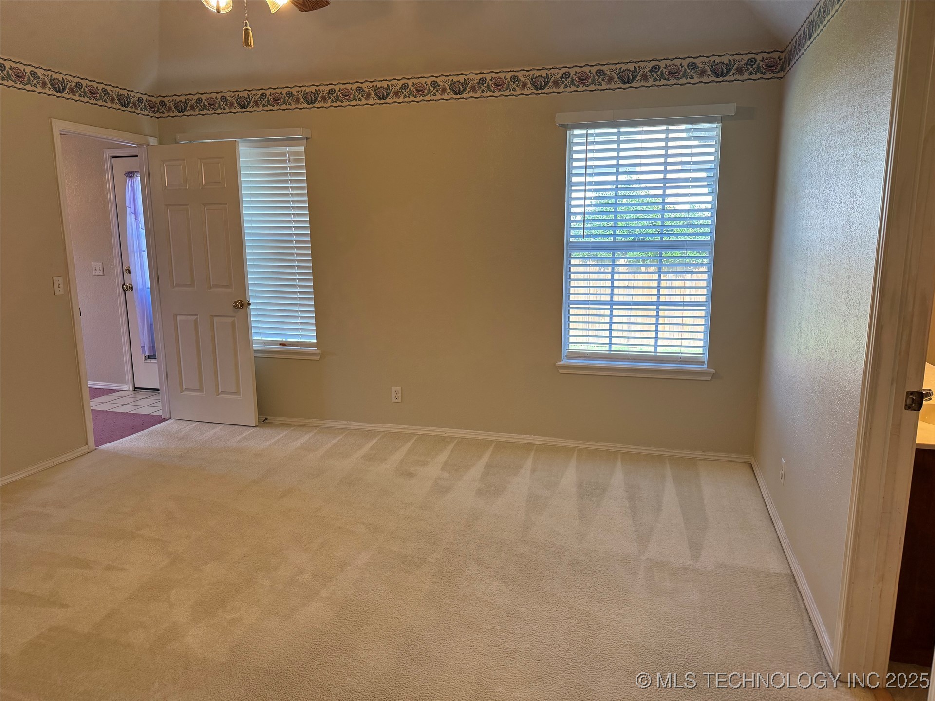 1341 N Willow Avenue Property Photo 7