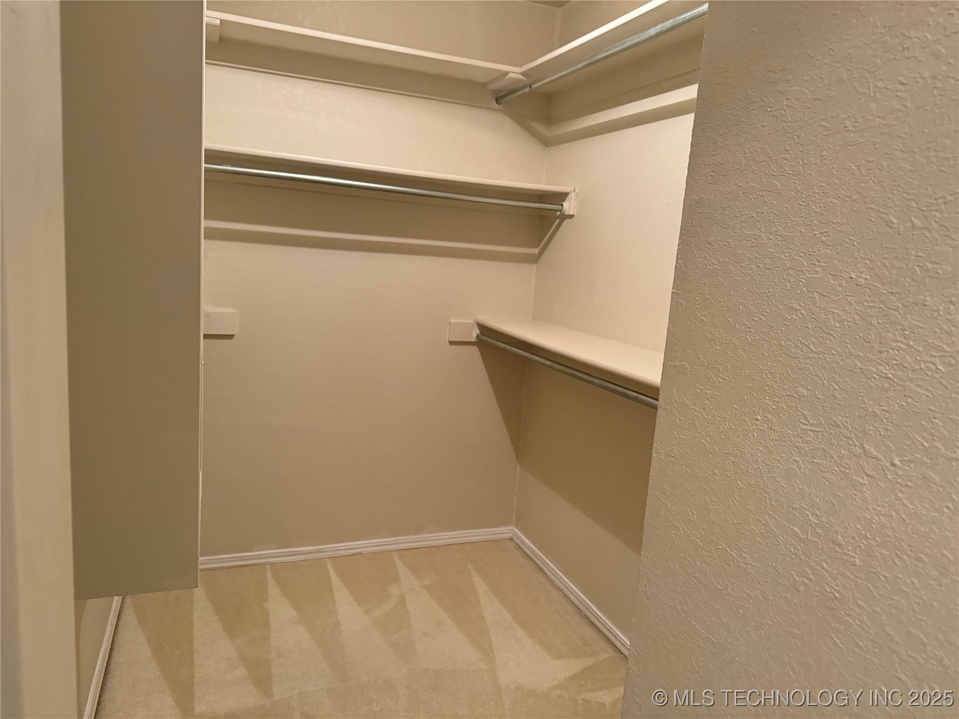 1341 N Willow Avenue Property Photo 9