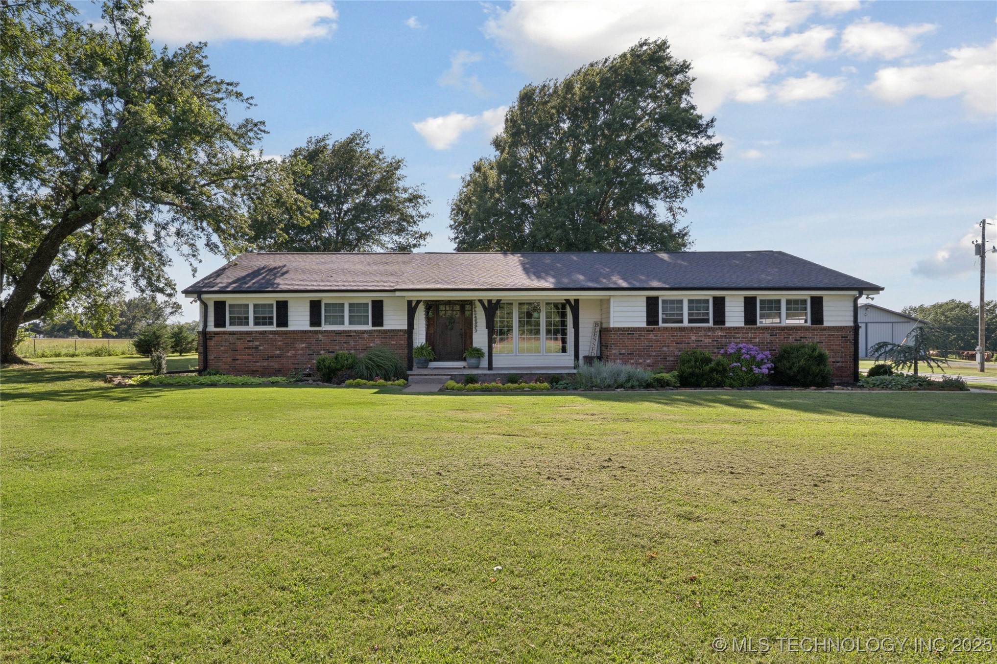 3465 N 205 Road Property Photo 1