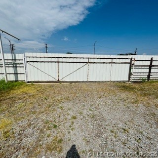223 S Main Street Property Photo 8