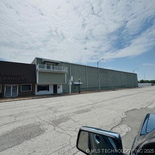 223 S Main Street Property Photo 15