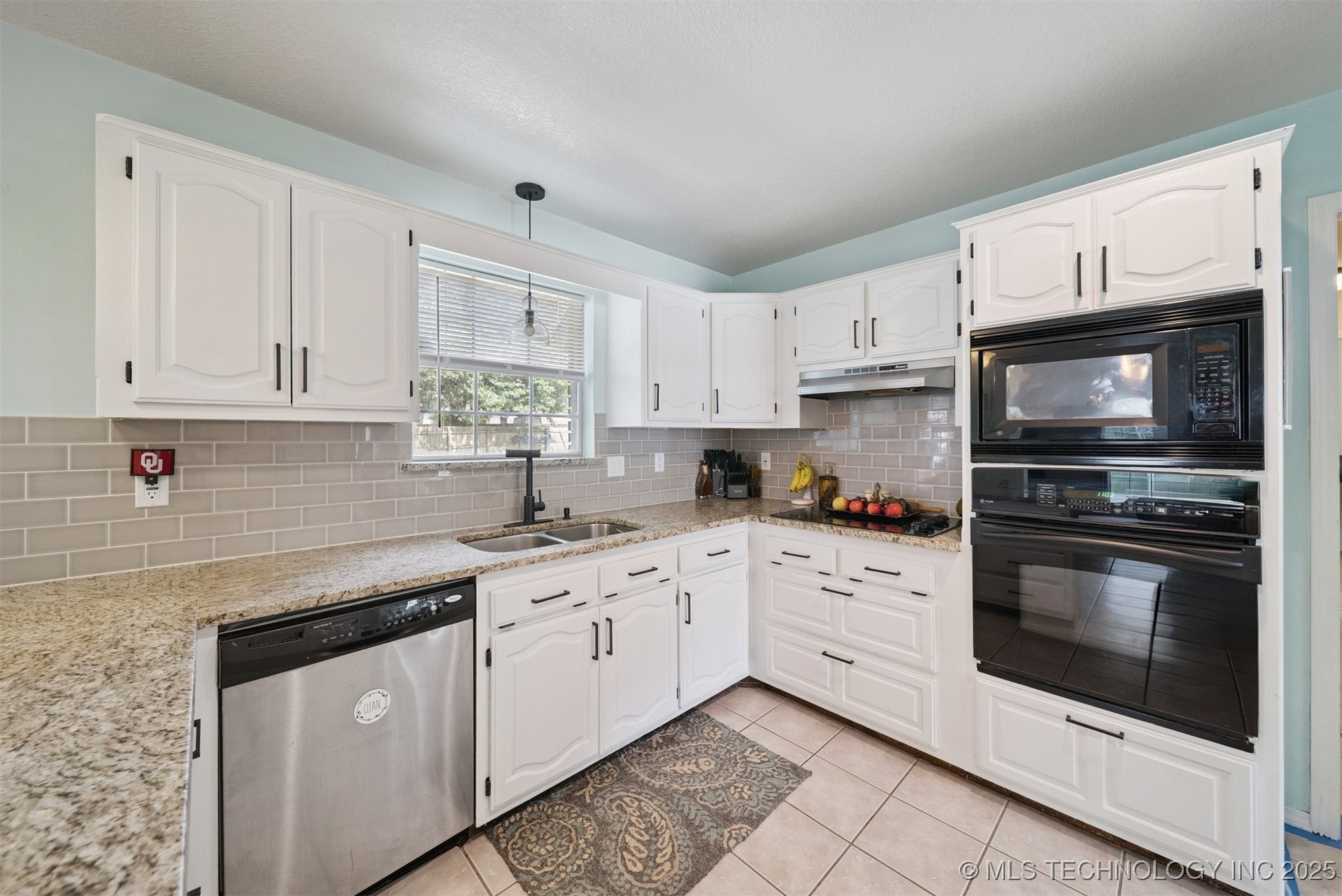 2310 W Waco Court Property Photo 14
