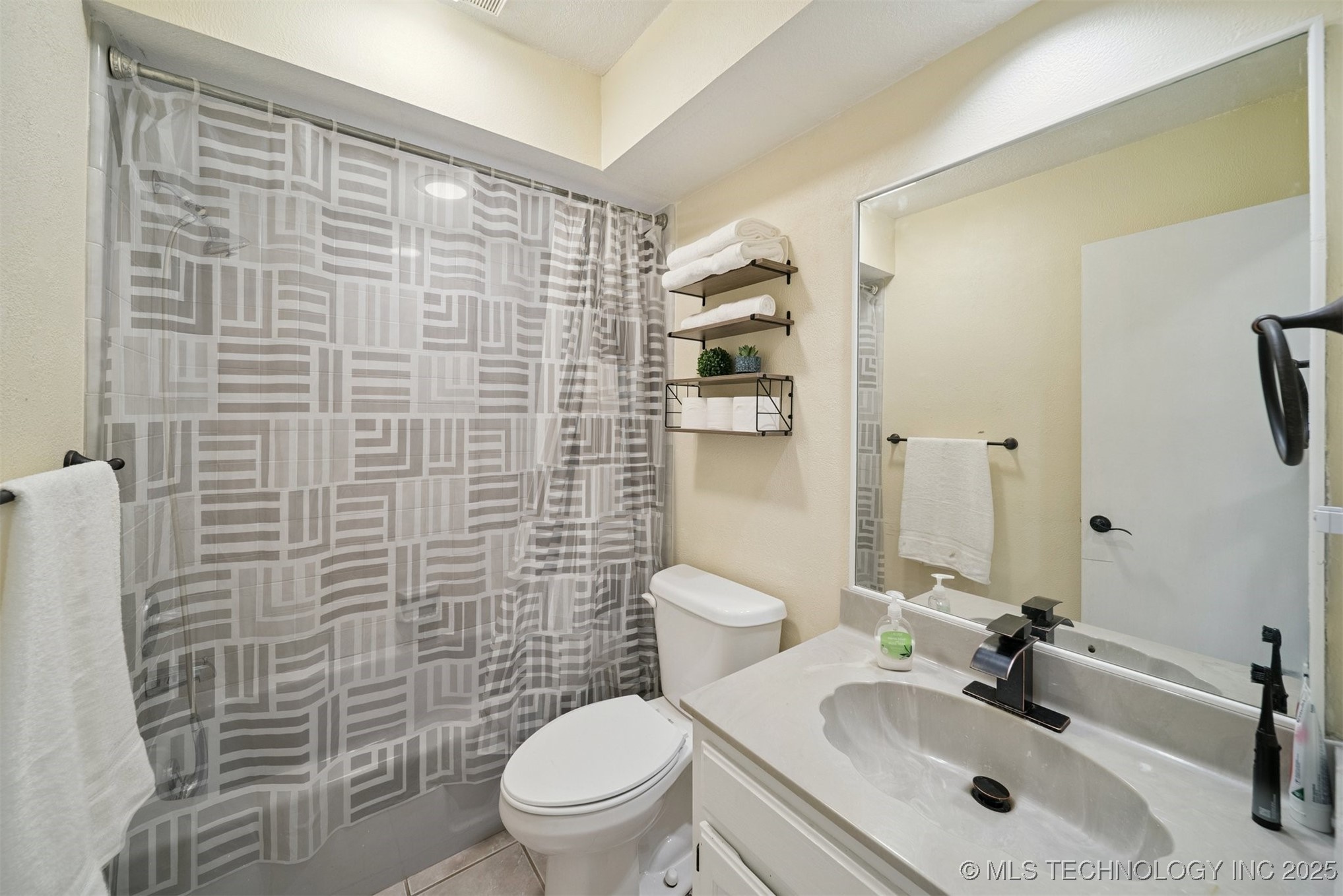 2310 W Waco Court Property Photo 16