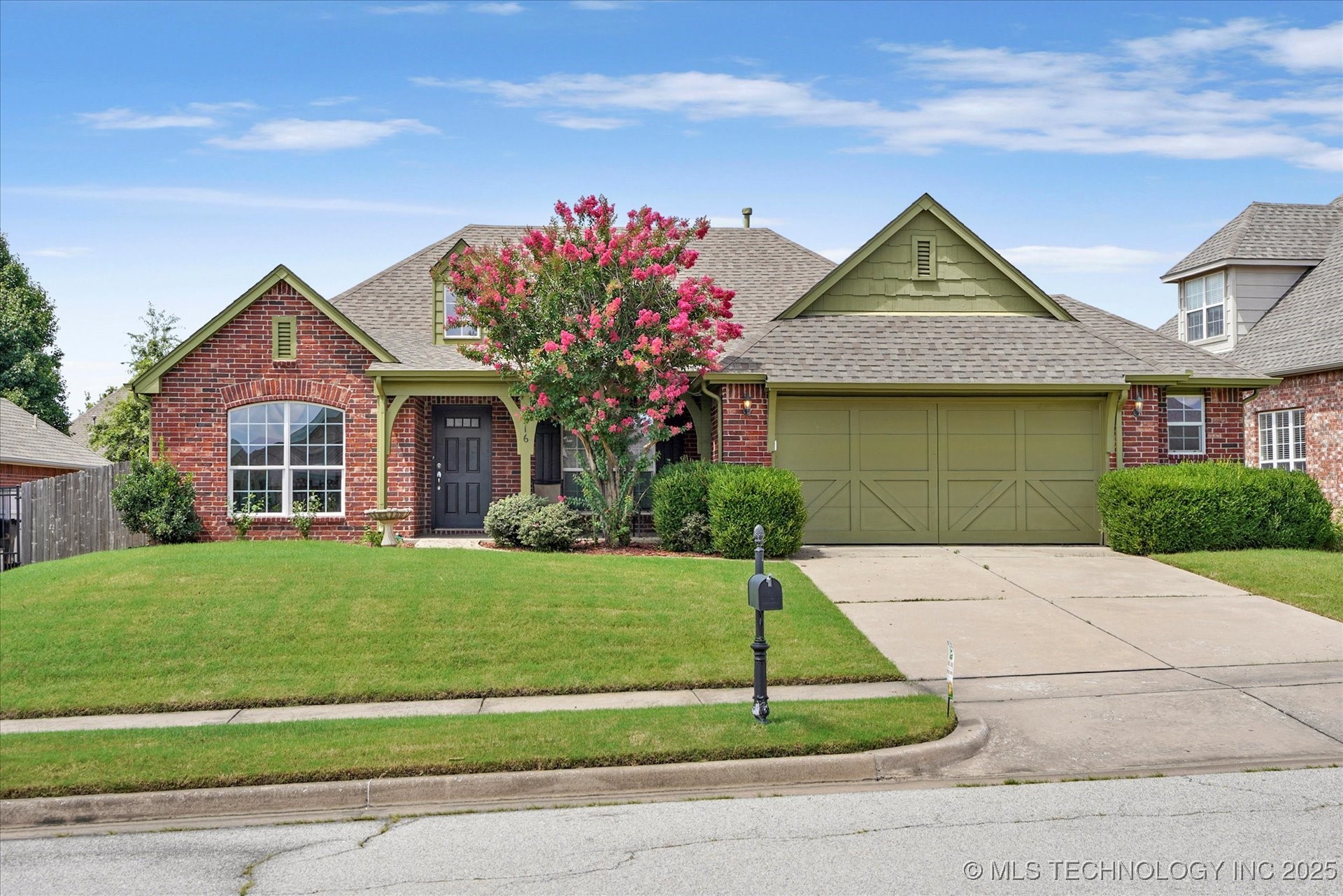 7316 E Knoxville Street Property Photo 1