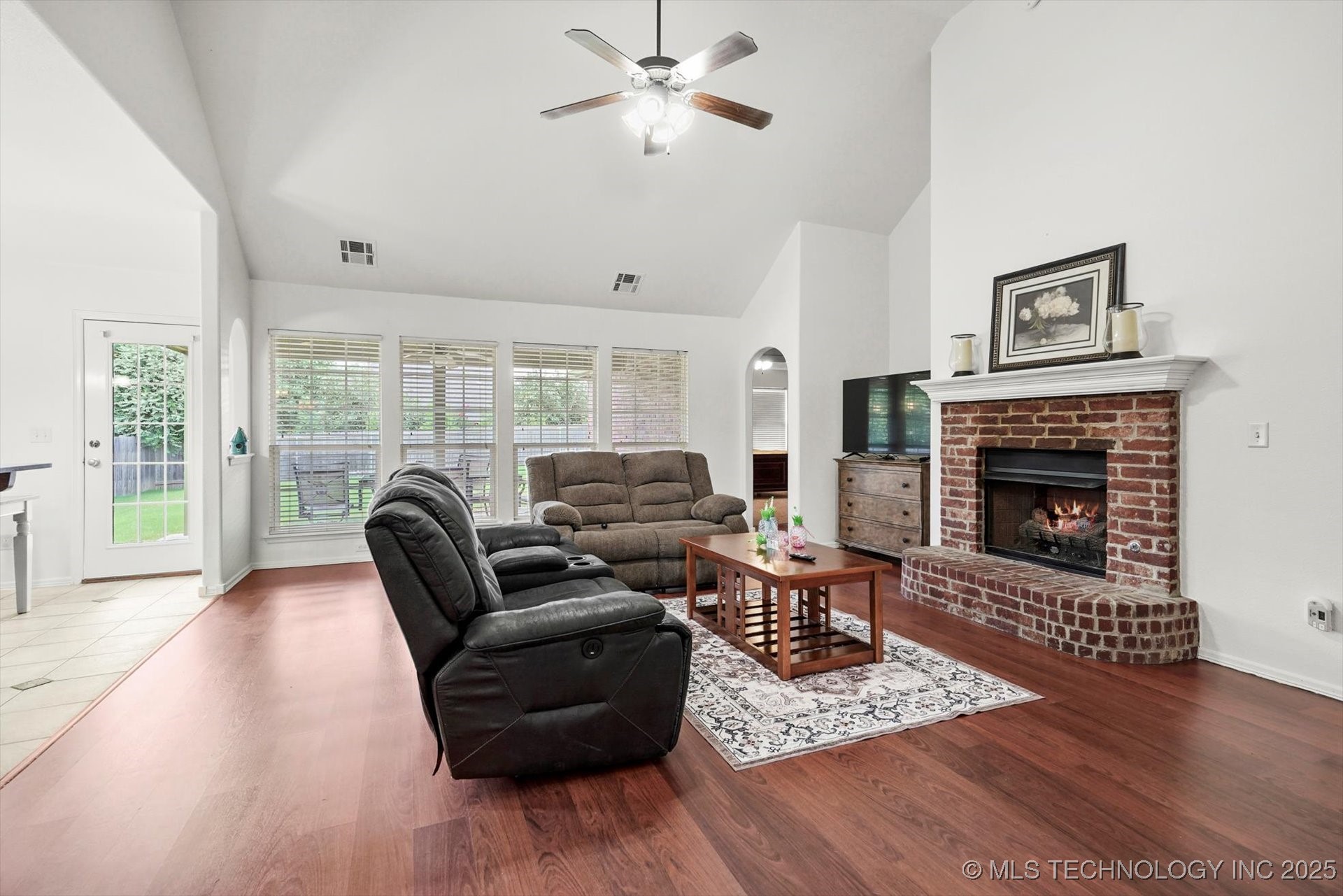 7316 E Knoxville Street Property Photo 4