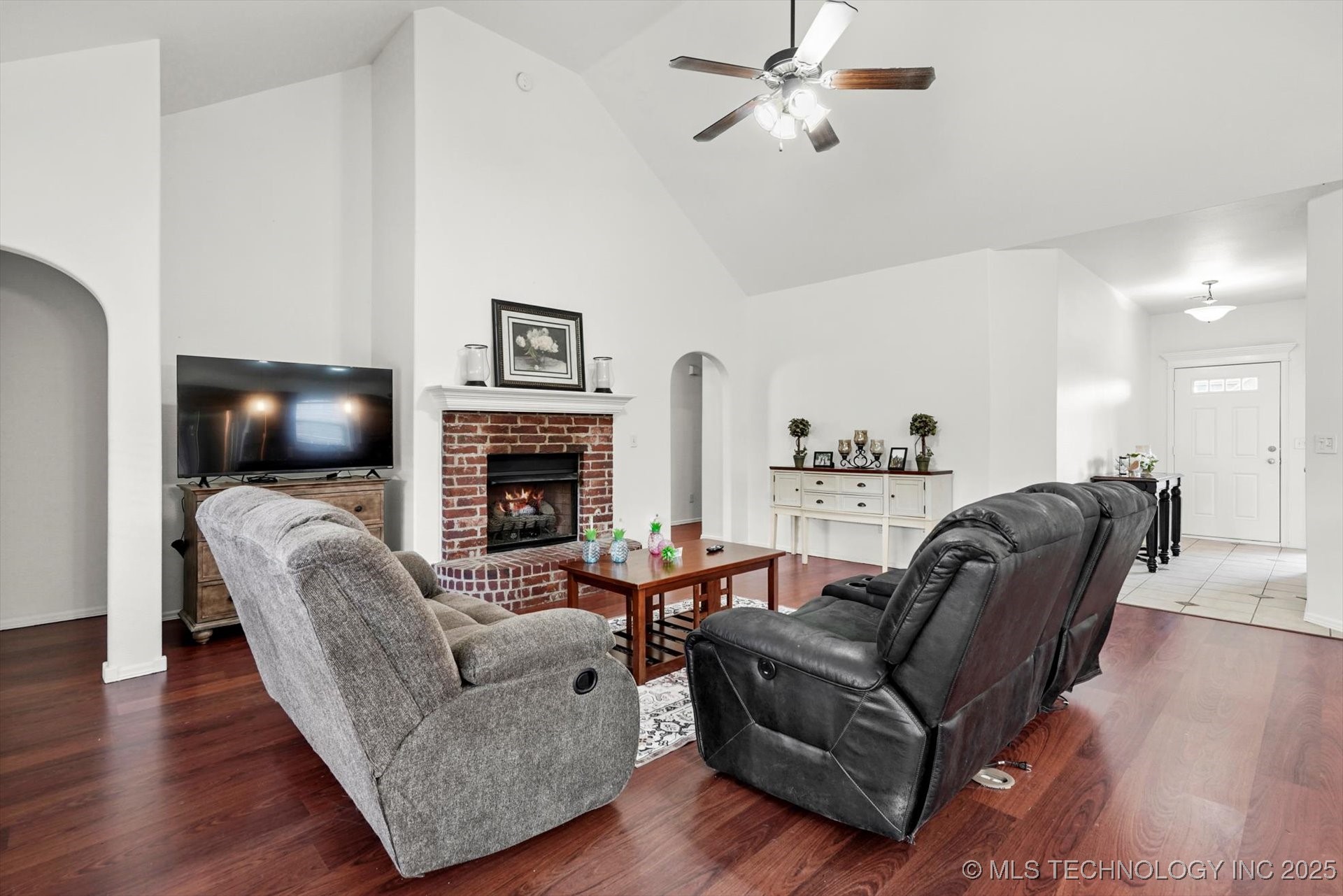 7316 E Knoxville Street Property Photo 6