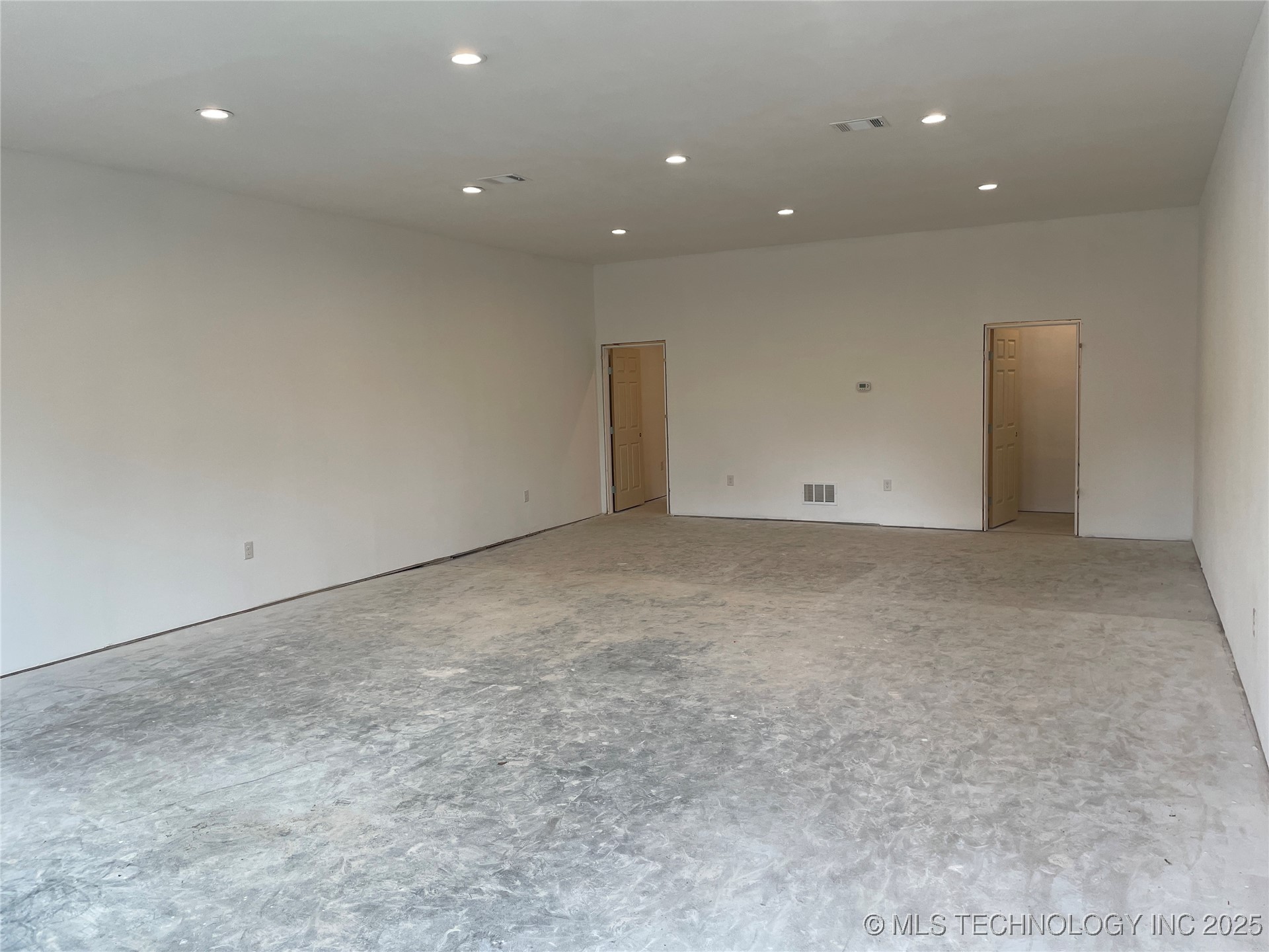 201 E Main Street Suite B Property Photo 3