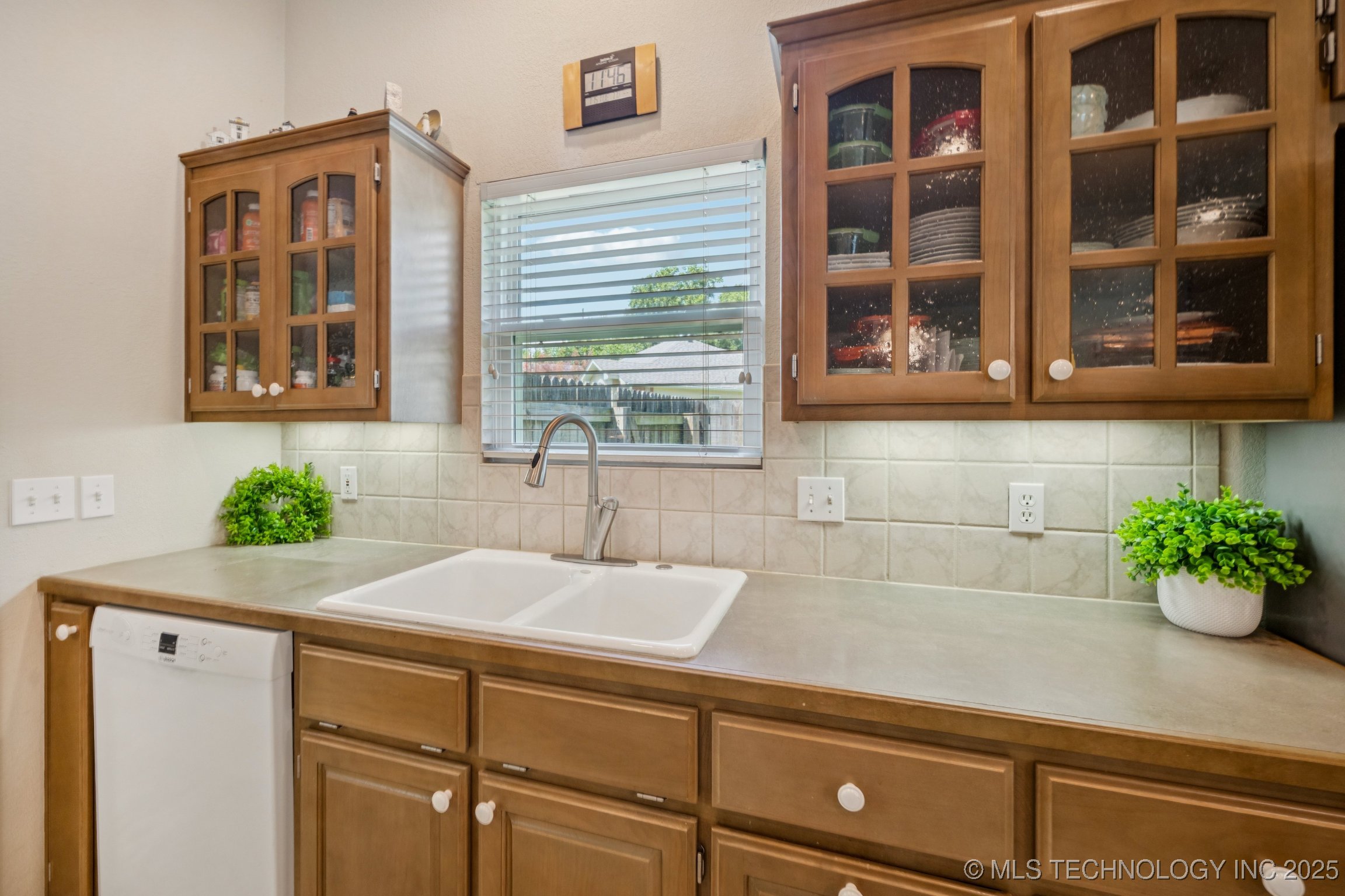 8911 E 62nd Street Property Photo 12