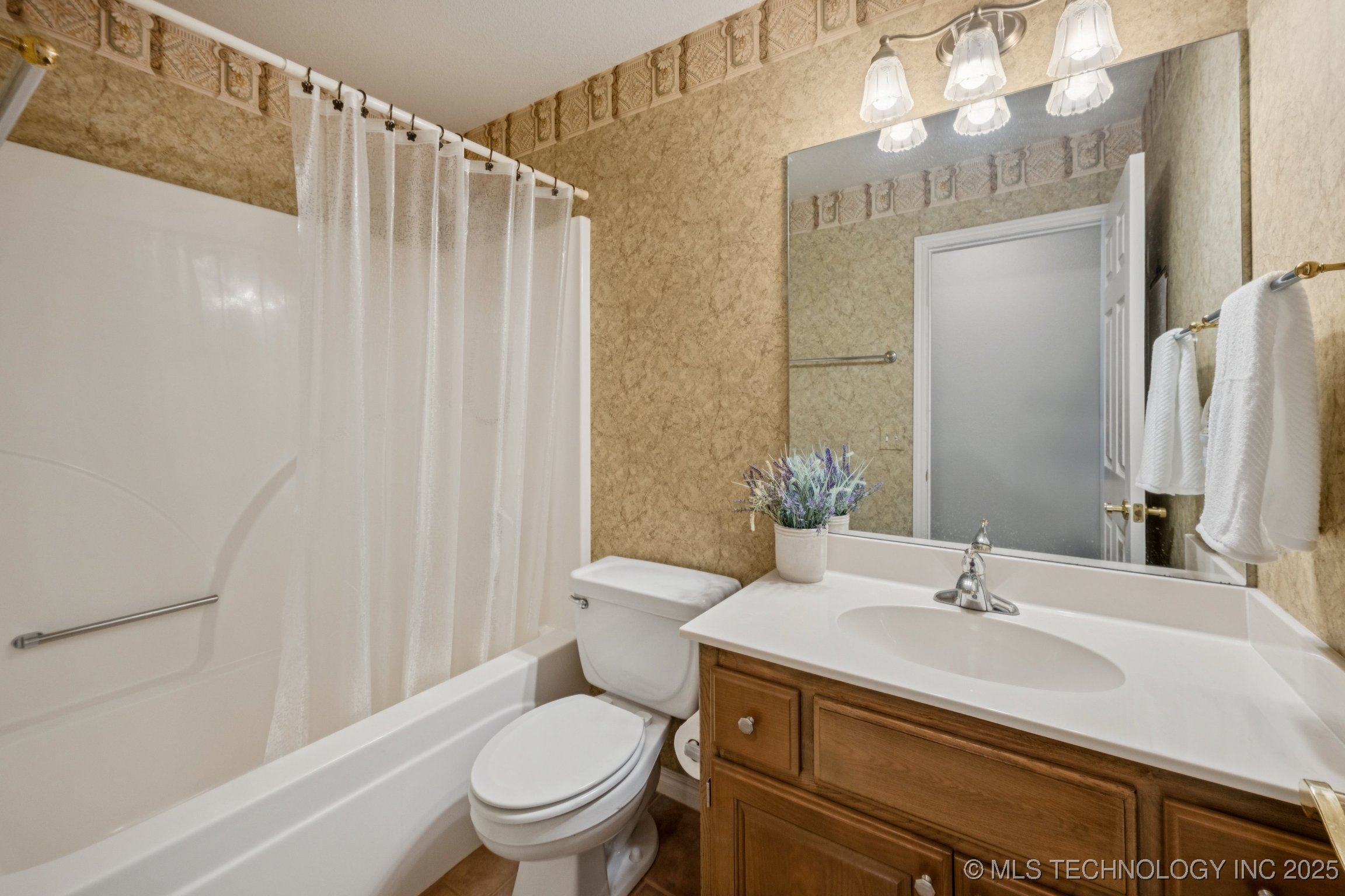 8911 E 62nd Street Property Photo 19
