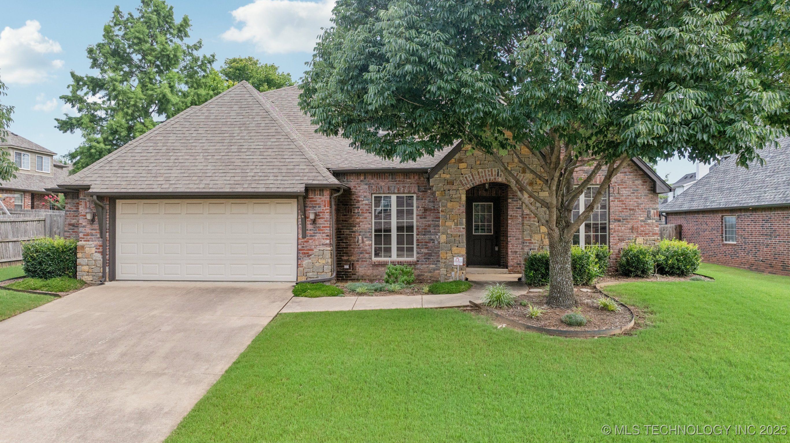 3261 E 145th Place Property Photo 1