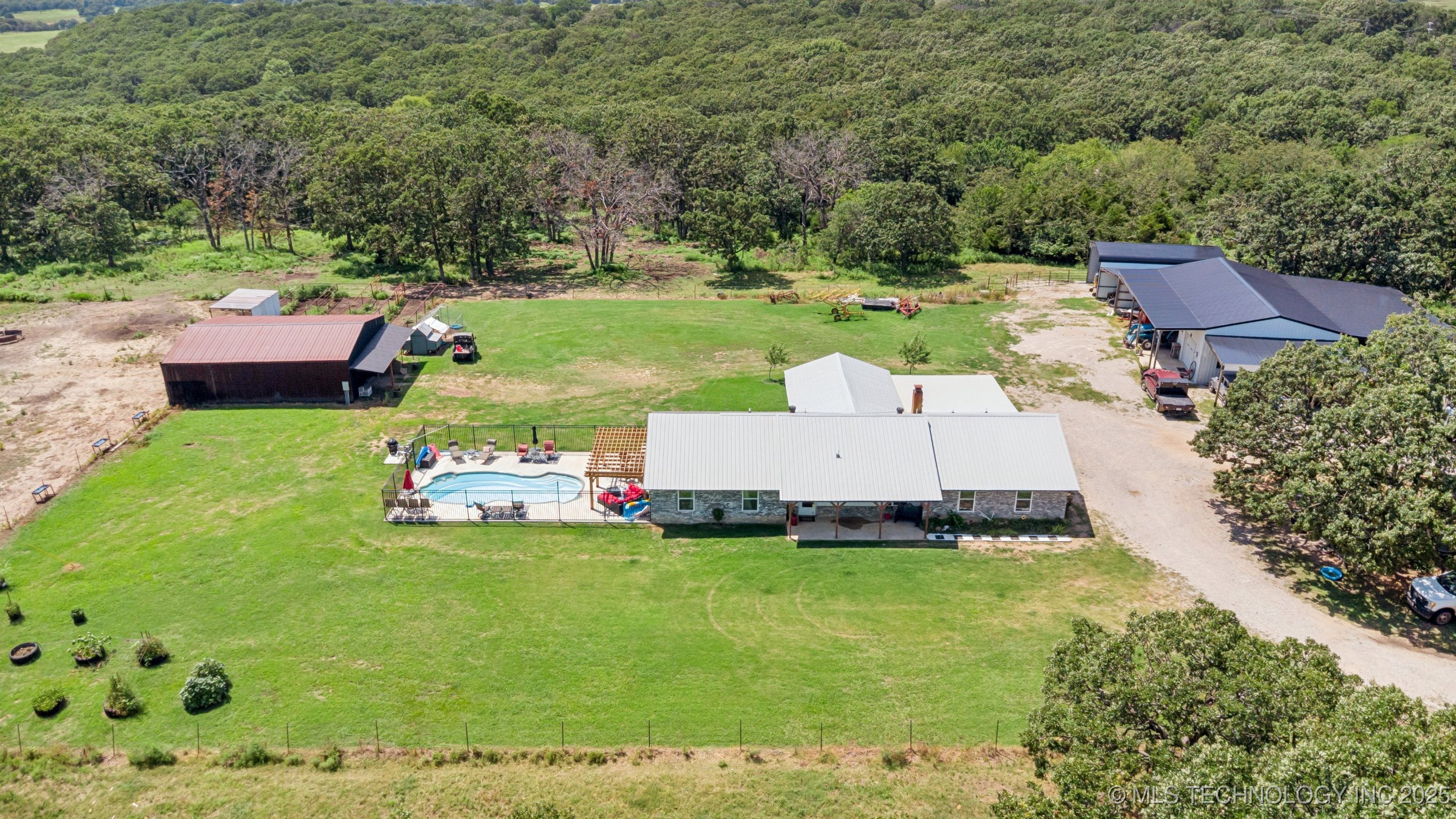 8501 Hwy 11 Property Photo