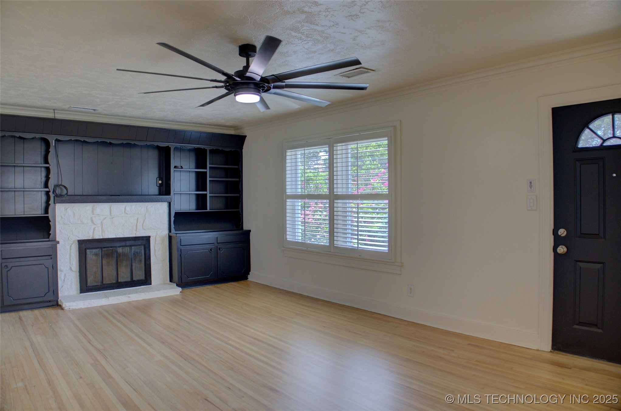 1207 S Yale Avenue Property Photo 5