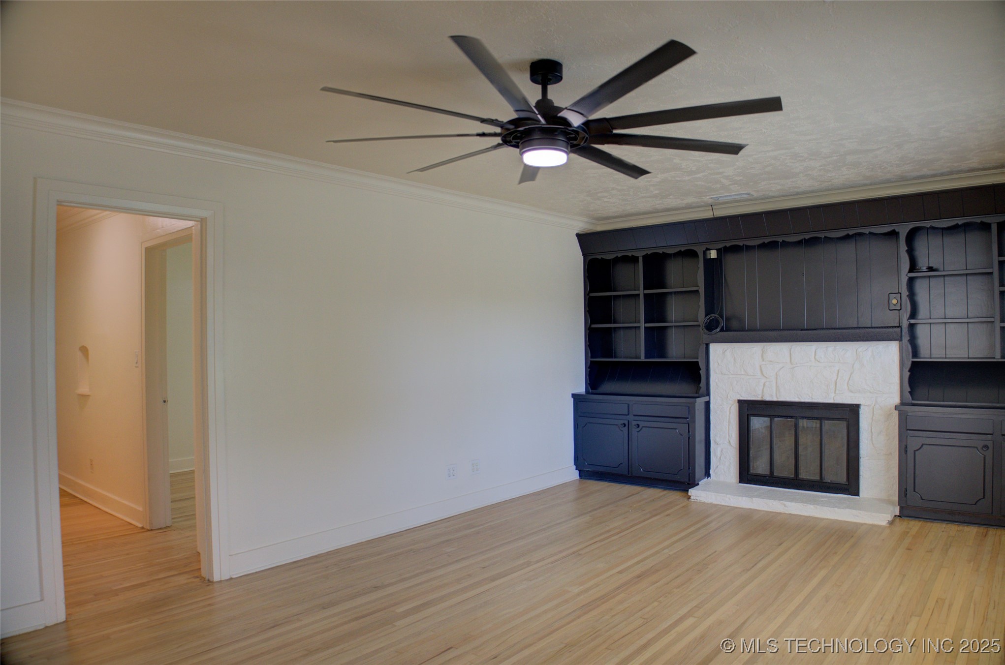 1207 S Yale Avenue Property Photo 6