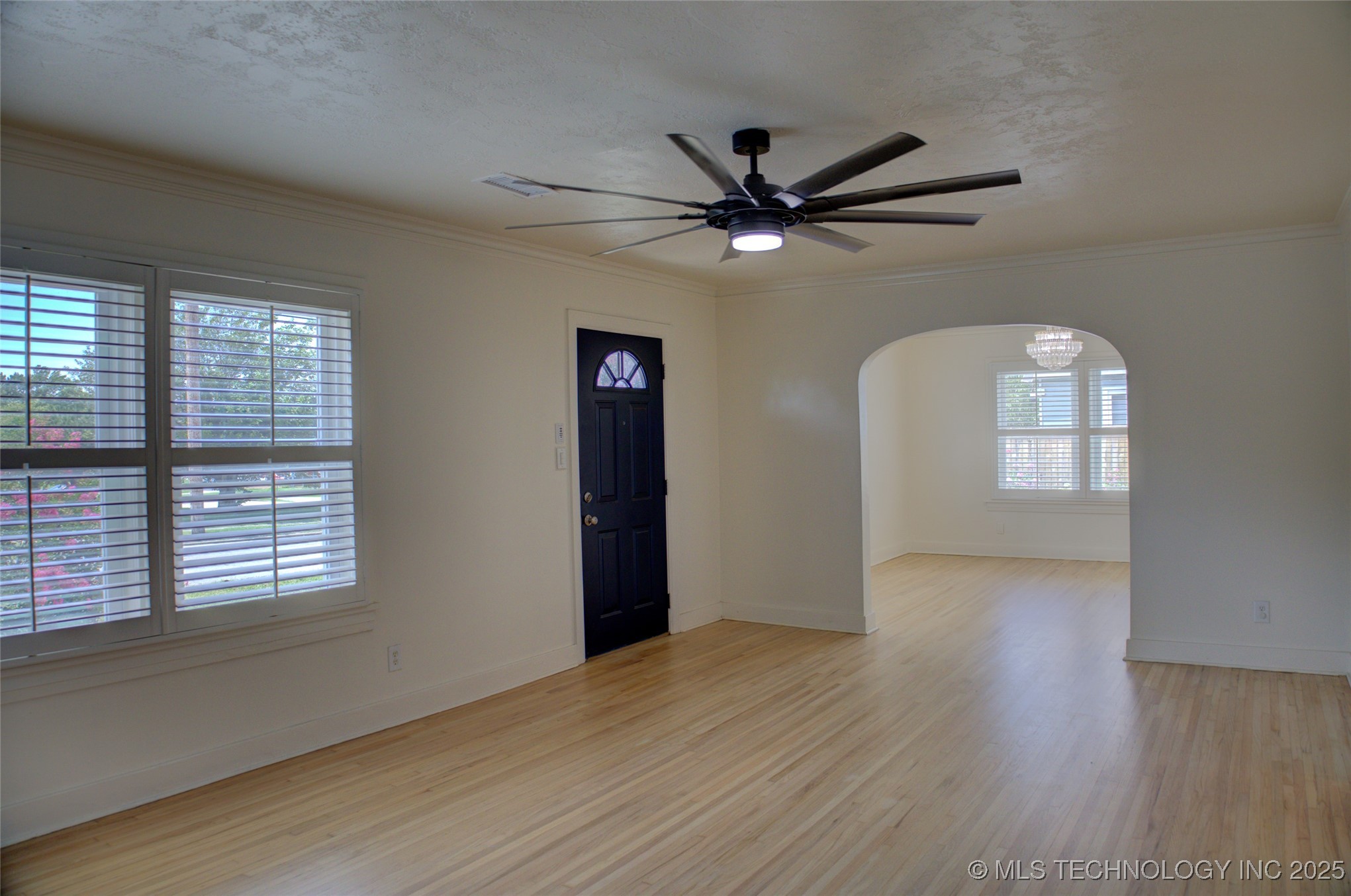 1207 S Yale Avenue Property Photo 8