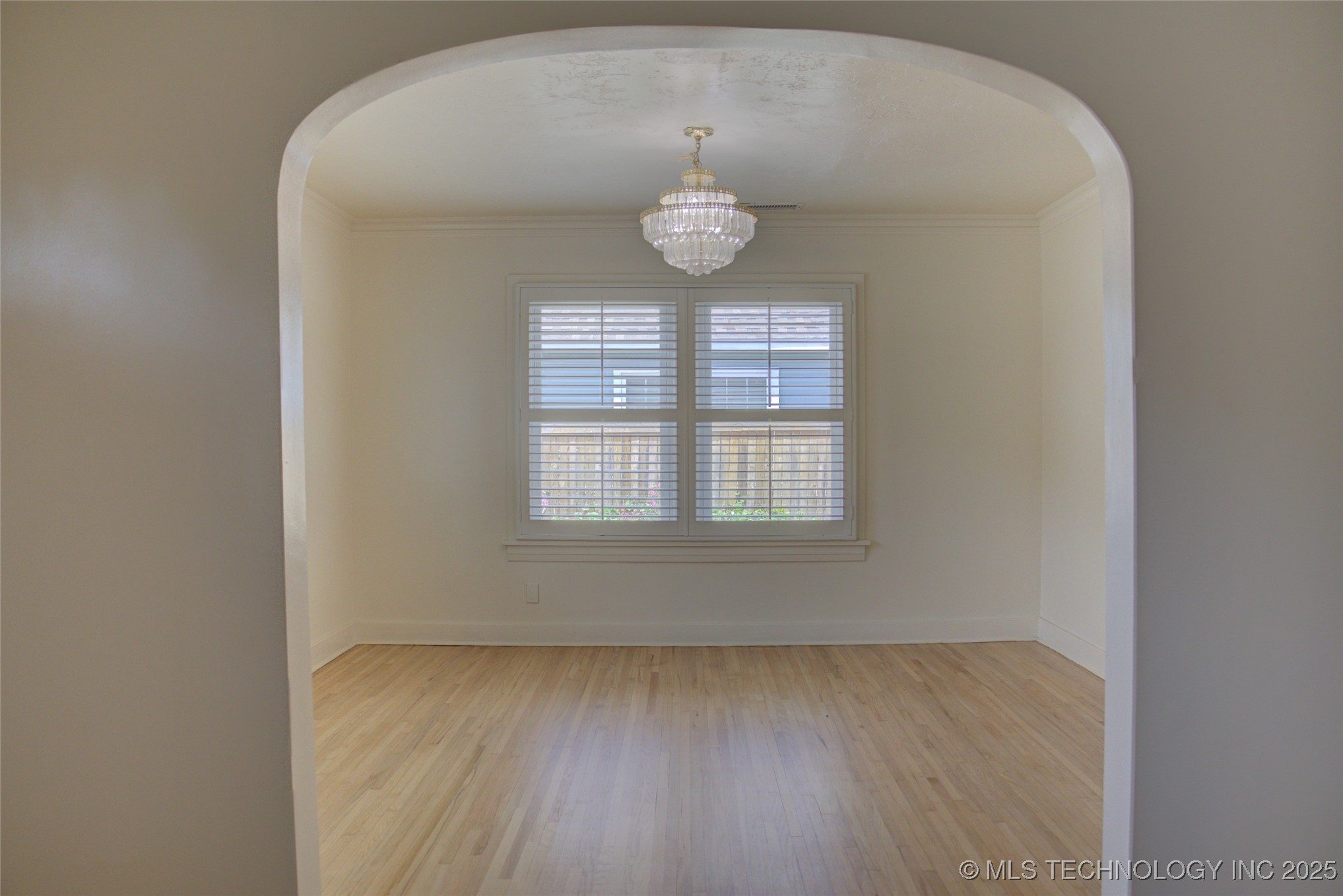 1207 S Yale Avenue Property Photo 10