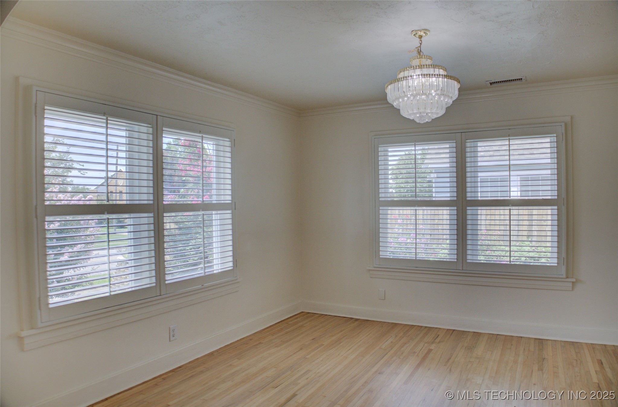1207 S Yale Avenue Property Photo 11