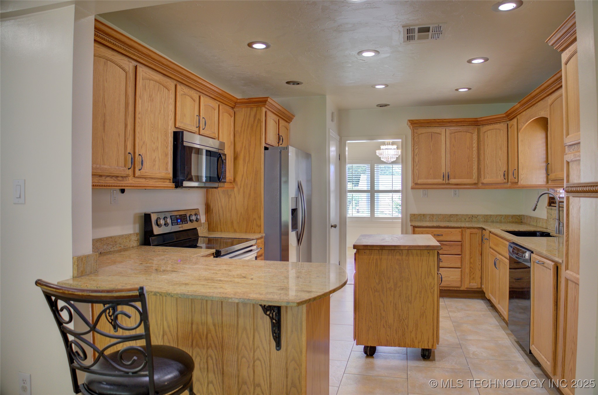 1207 S Yale Avenue Property Photo 15