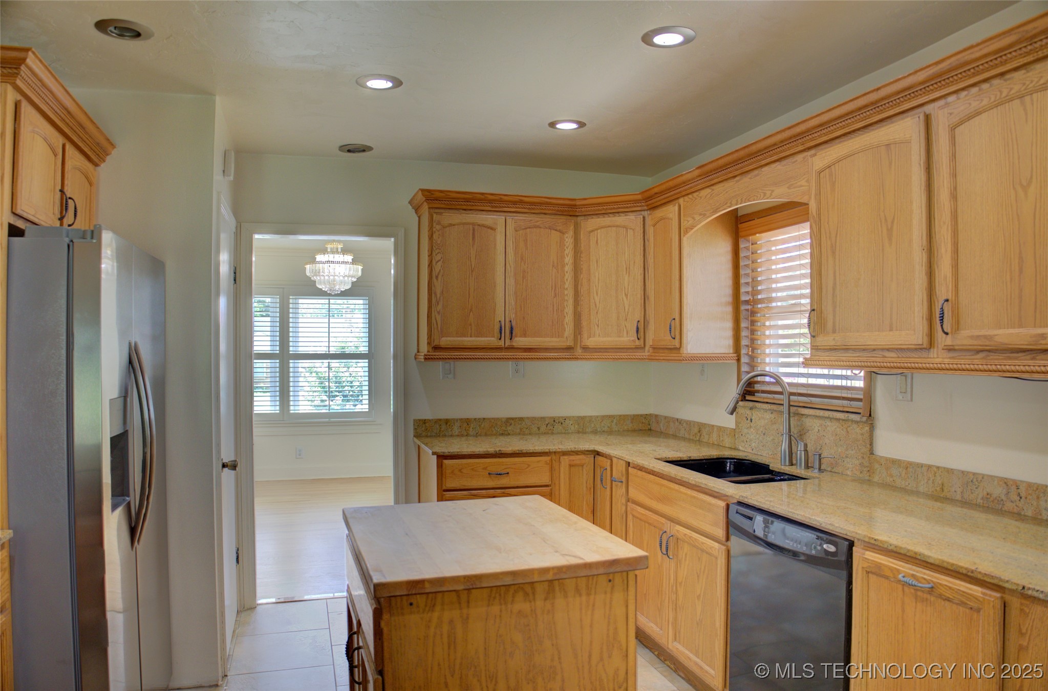 1207 S Yale Avenue Property Photo 16