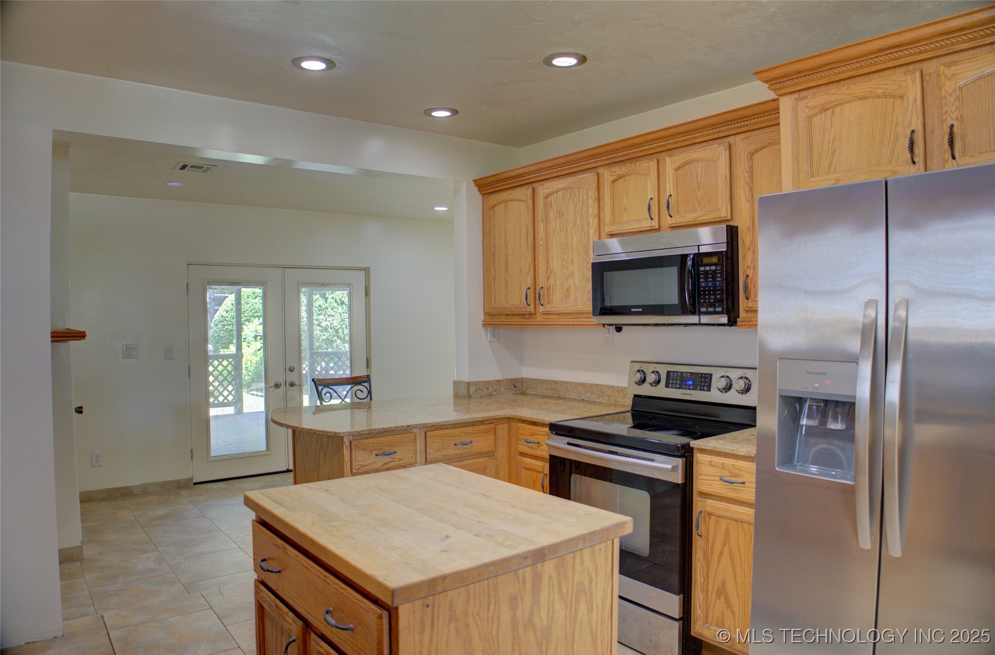 1207 S Yale Avenue Property Photo 18