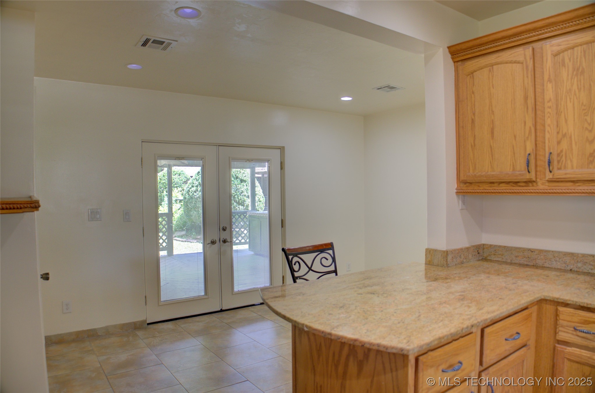 1207 S Yale Avenue Property Photo 21