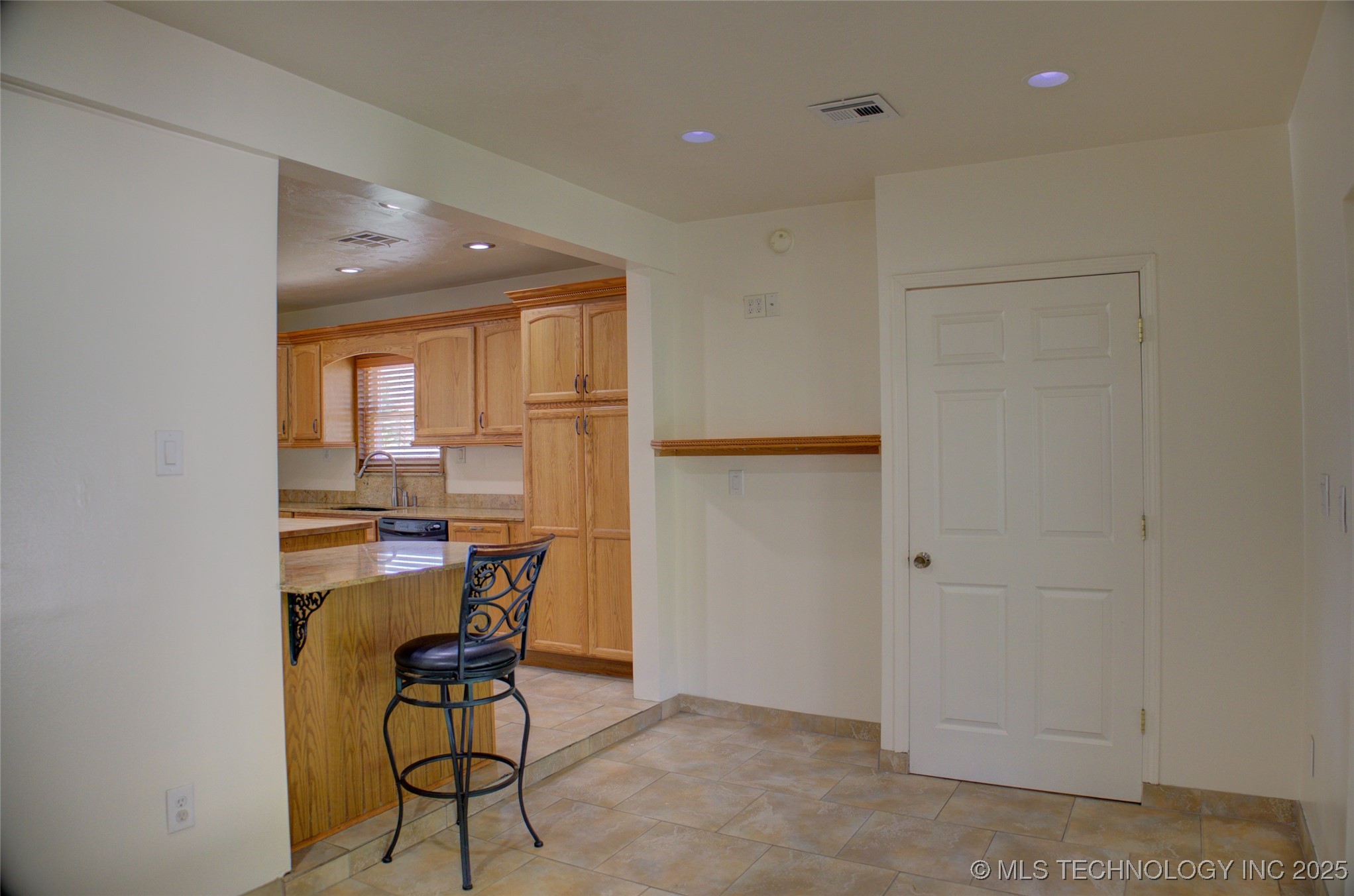 1207 S Yale Avenue Property Photo 23