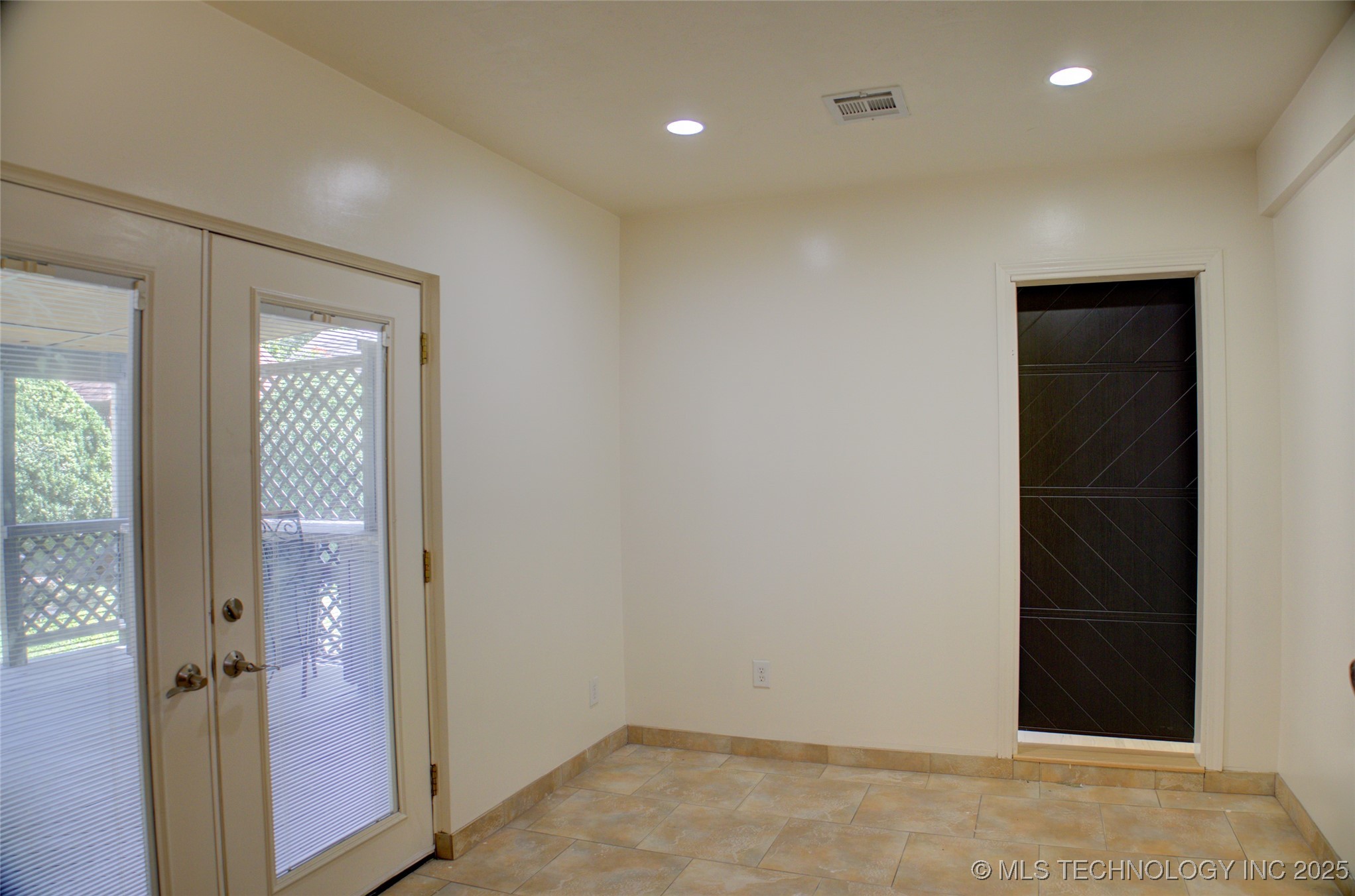 1207 S Yale Avenue Property Photo 25