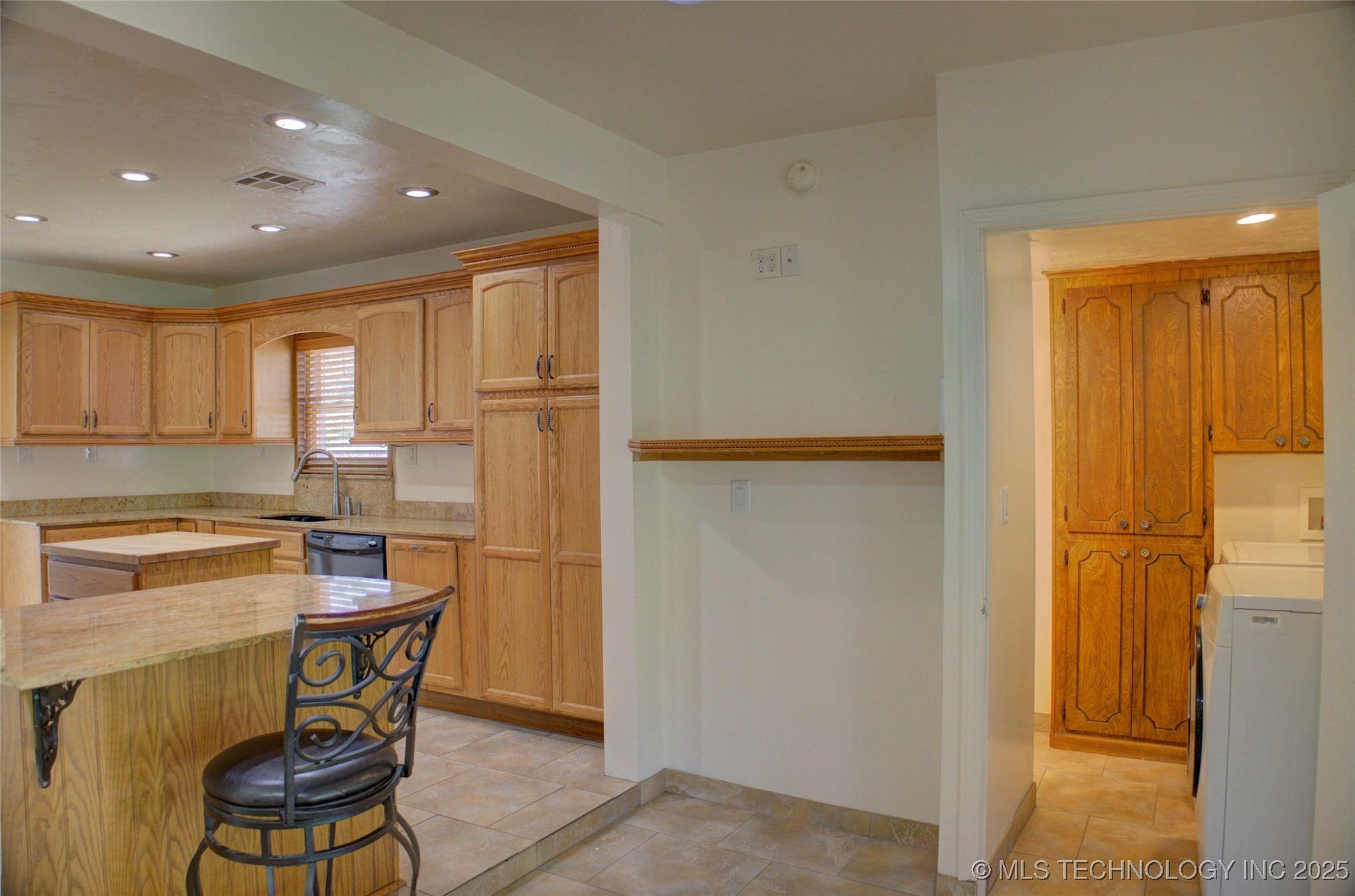 1207 S Yale Avenue Property Photo 26